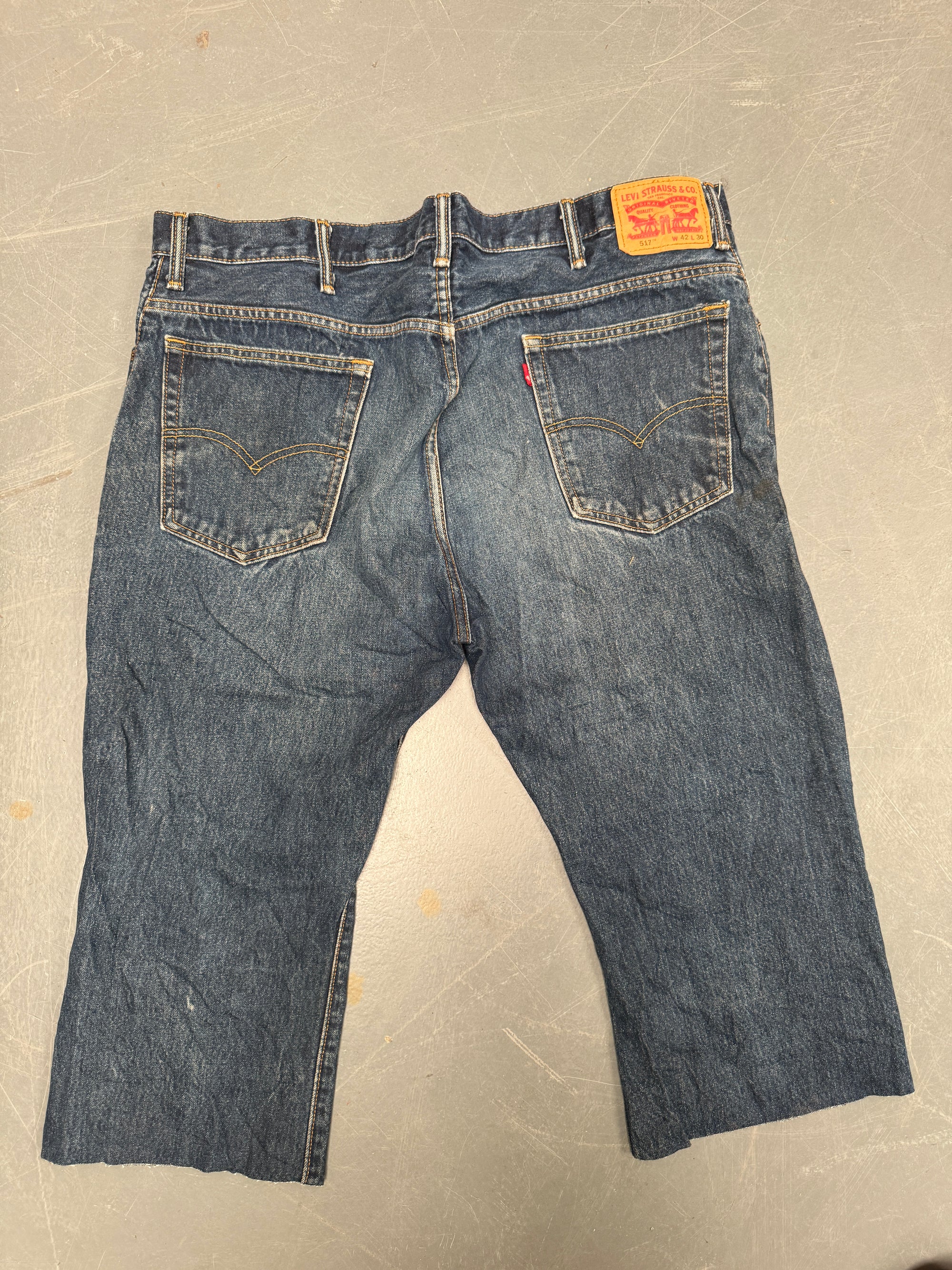 Vintage Levis Cut Off Denim Shorts - 90s Made - W 42 - SH670