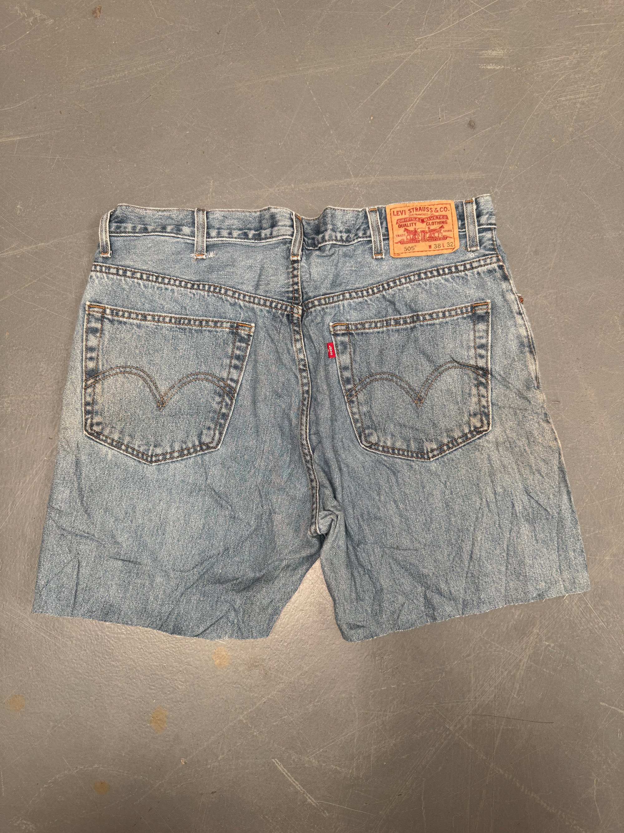 Vintage Levis Cut Off Denim Shorts - 90s Made - W 36 - SH673