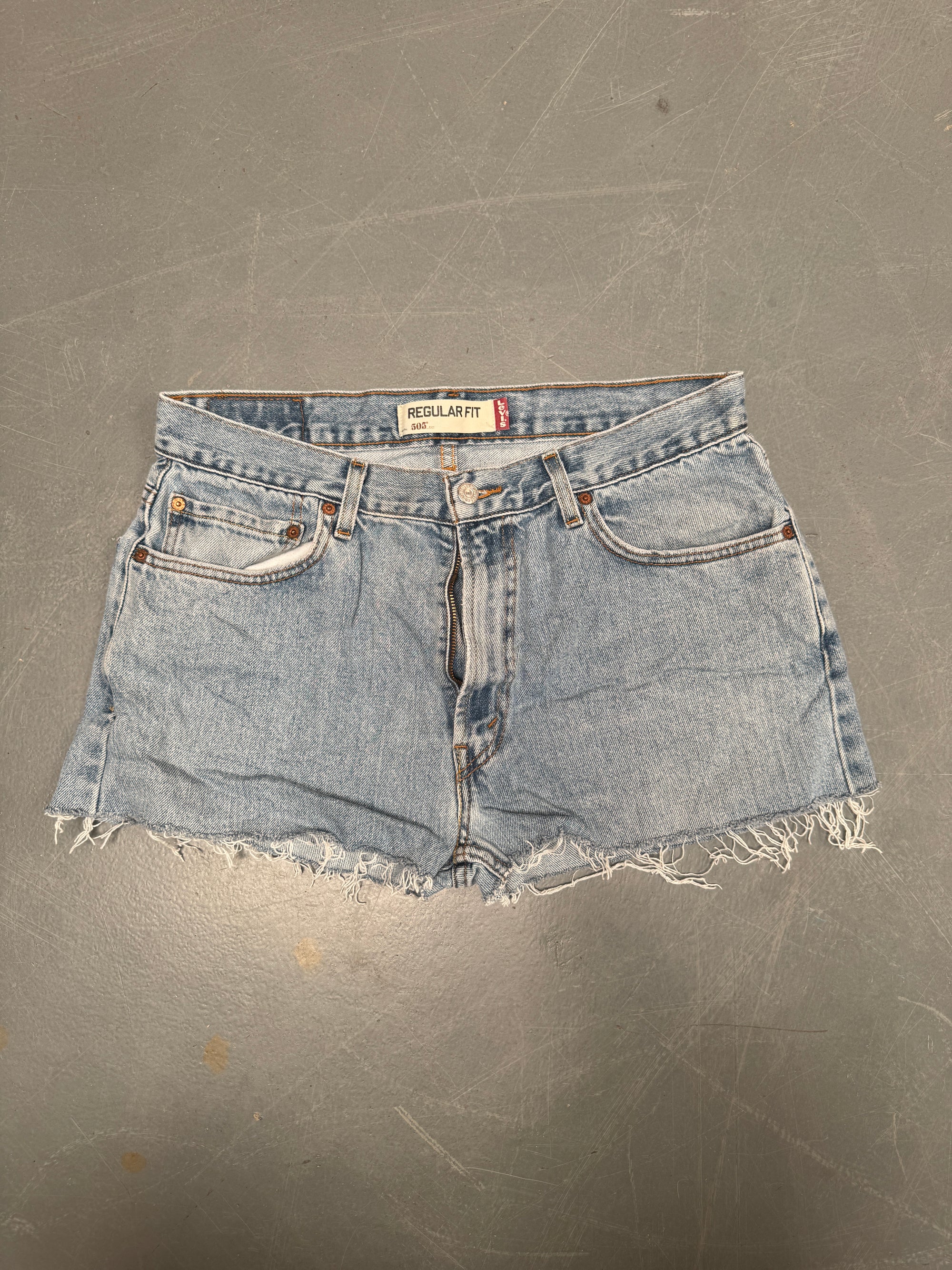 Vintage Levis Cut Off Denim Shorts - 90s Made - W 34 - SH675
