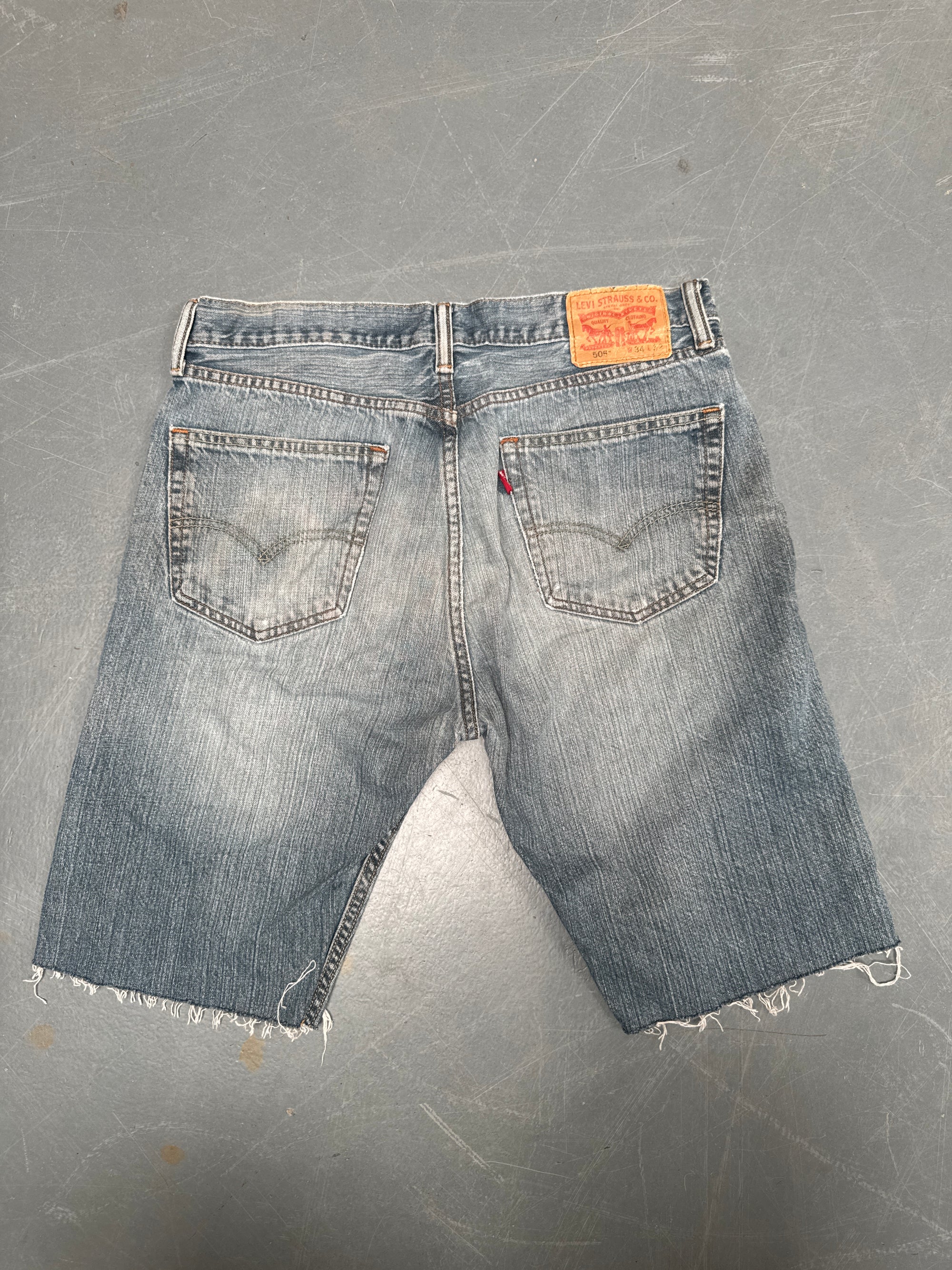 Vintage Levis Cut Off Denim Shorts - 90s Made - W 32 - SH676