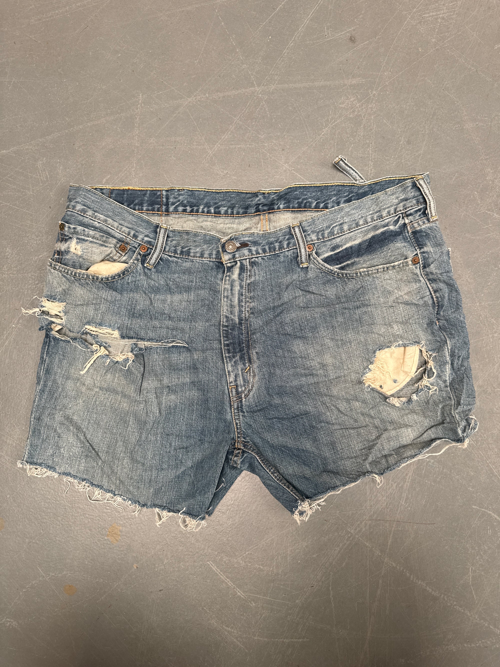 Vintage Levis Cut Off Denim Shorts - 90s Made - W 40 - SH680
