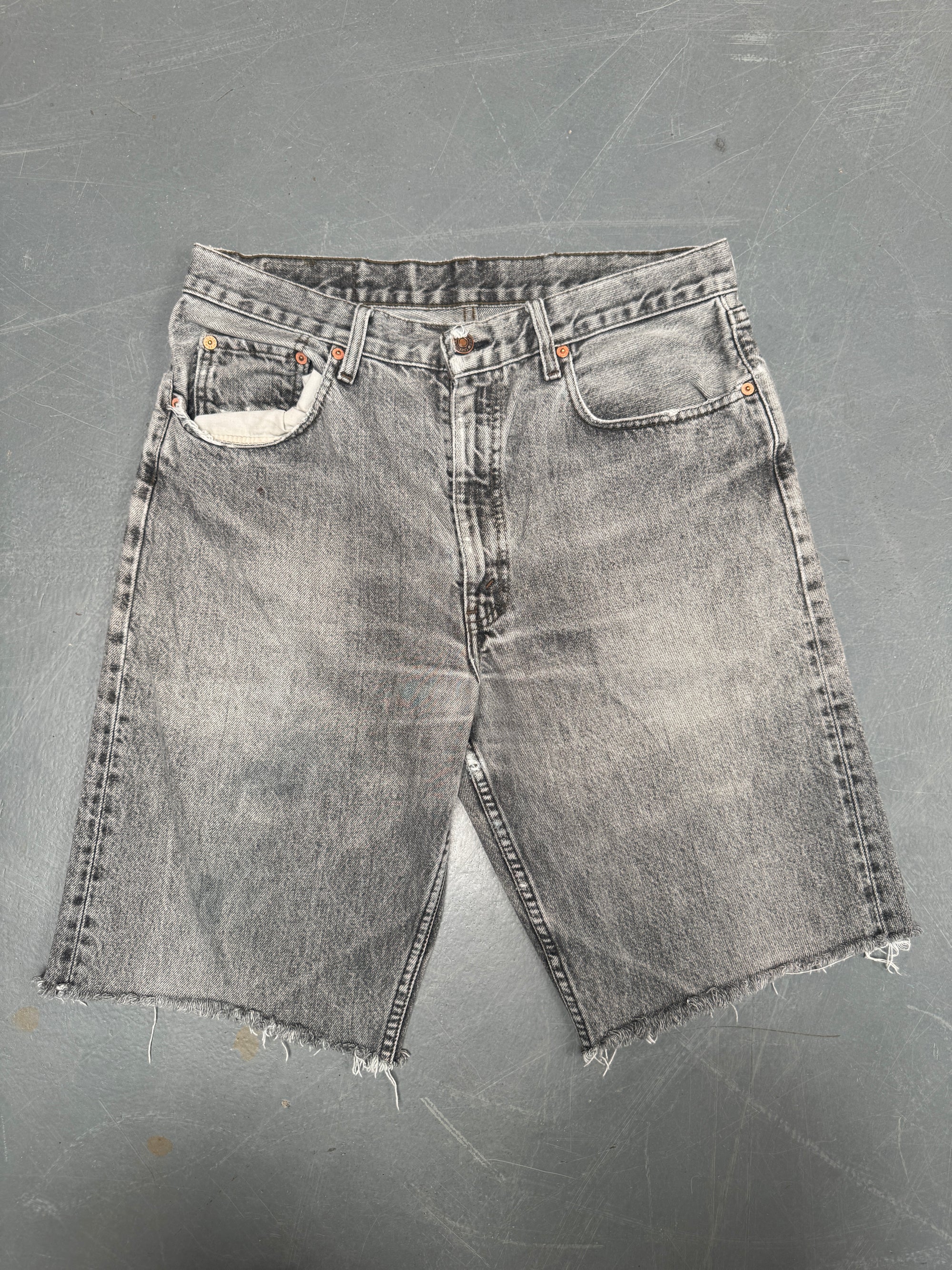 Vintage Levis Cut Off Denim Shorts - 90s Made - W 32 - SH693