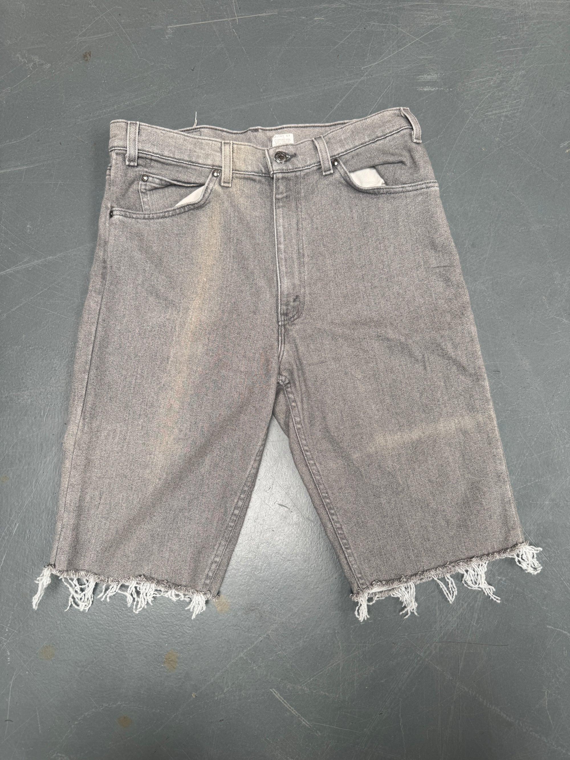 Vintage Levis Cut Off Denim Shorts - 90s Made - W 33 - SH694