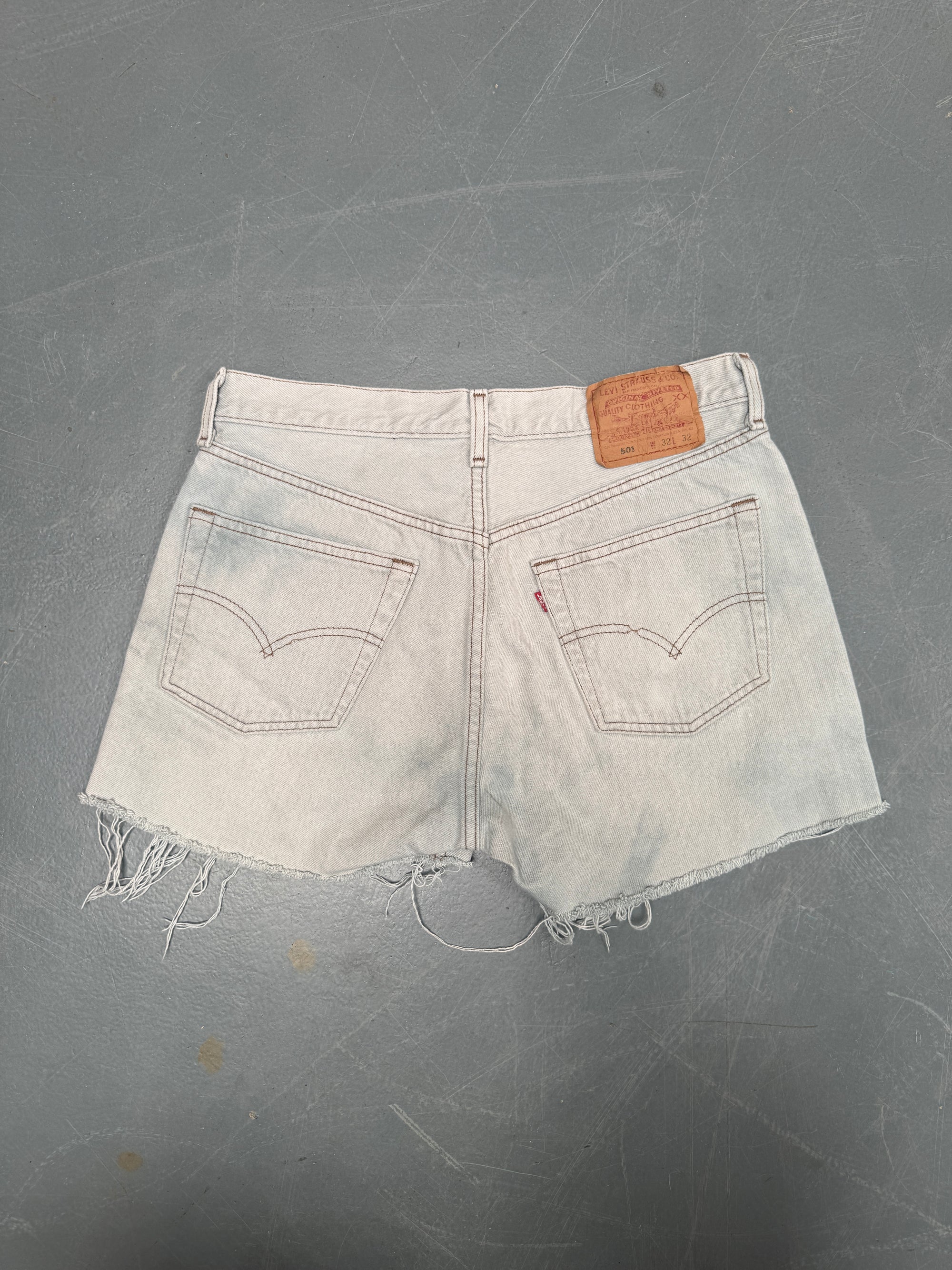 Vintage Levis Cut Off Denim Shorts - 90s Made - W 30 - SH695