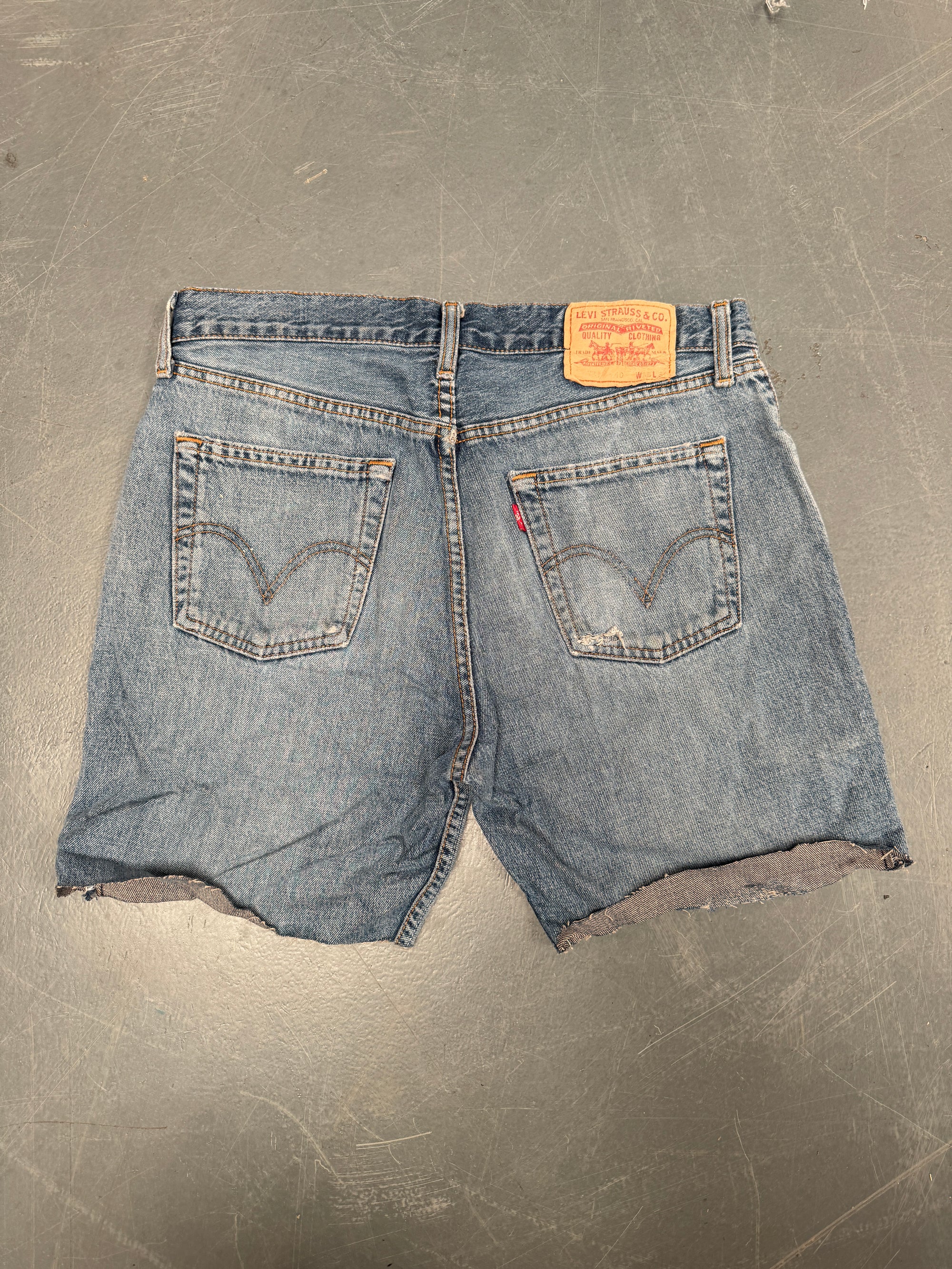 Vintage Levis Cut Off Denim Shorts - 90s Made - W 32 - SH696