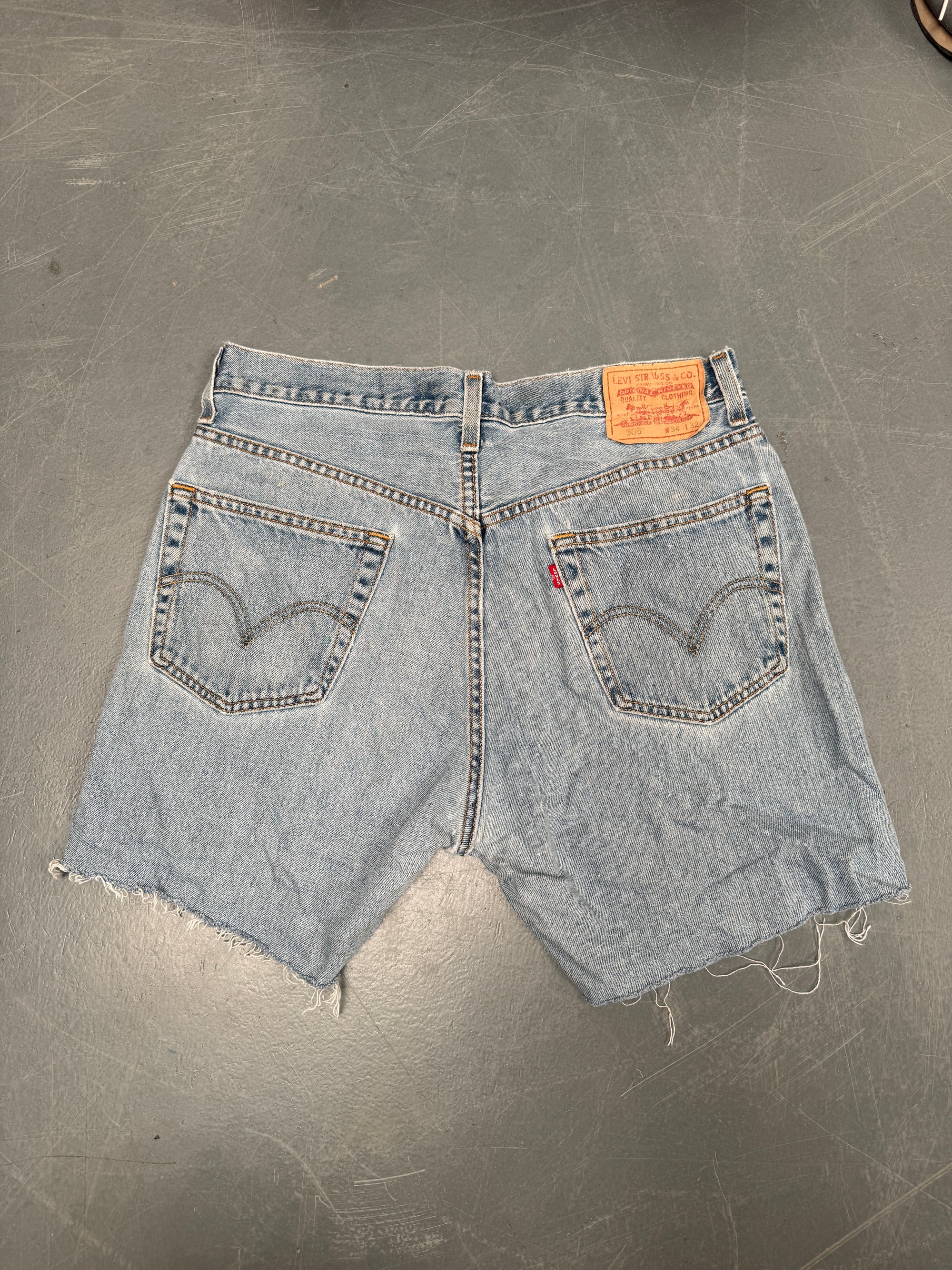 Vintage Levis Cut Off Denim Shorts - 90s Made - W 34 - SH697