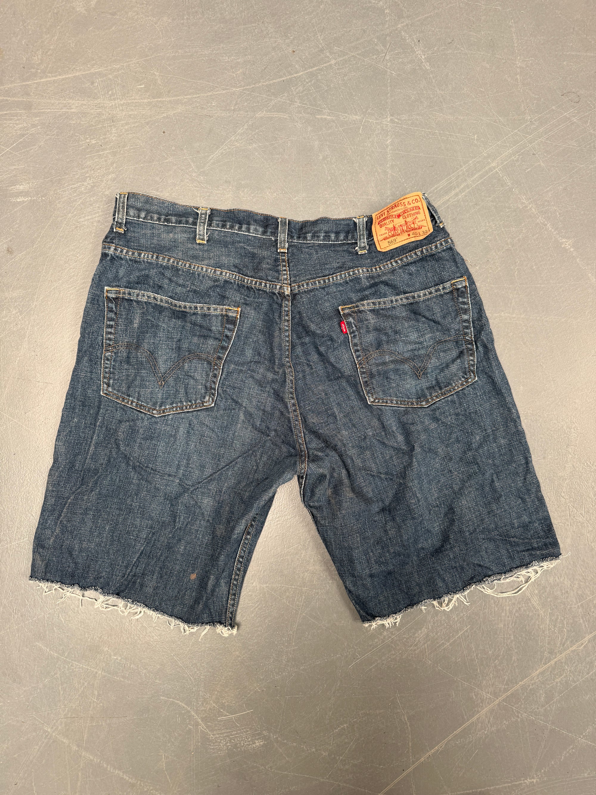 Vintage Levis Cut Off Denim Shorts - 90s Made - W 38 - SH701