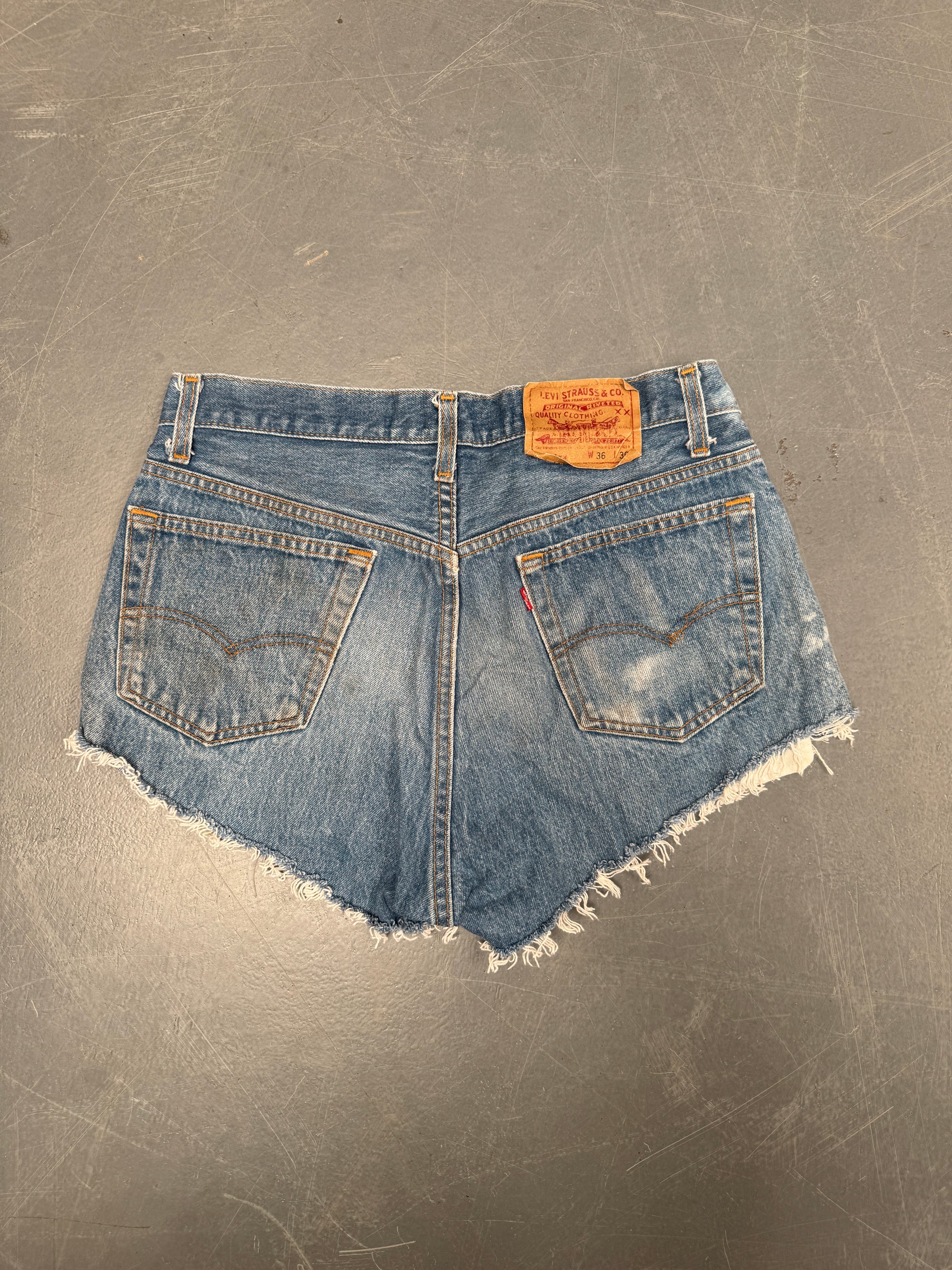 Vintage Levis Cut Off Denim Shorts - 90s Made - W 30 - SH705
