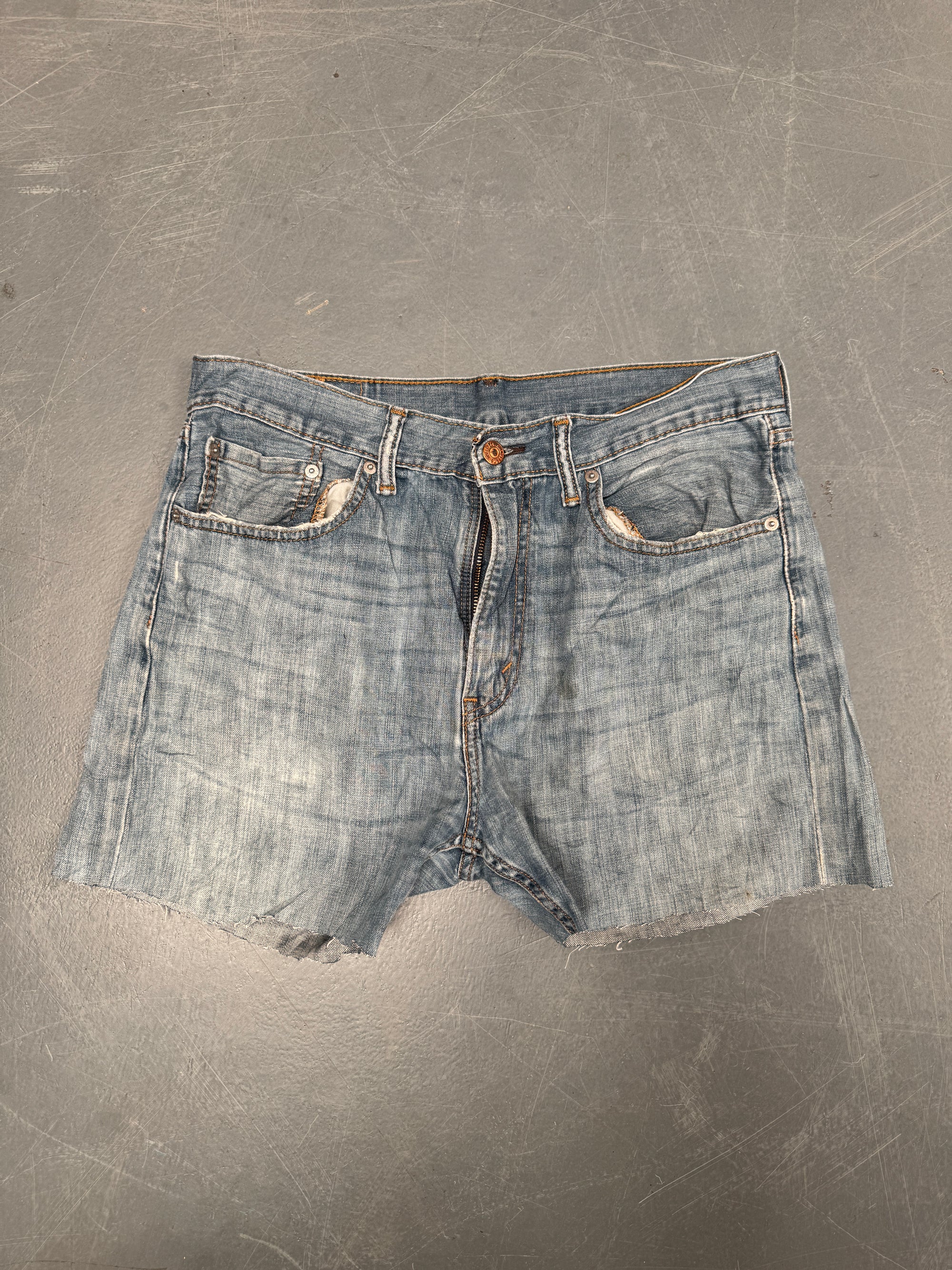 Vintage Levis Cut Off Denim Shorts - 90s Made - W 32 - SH710