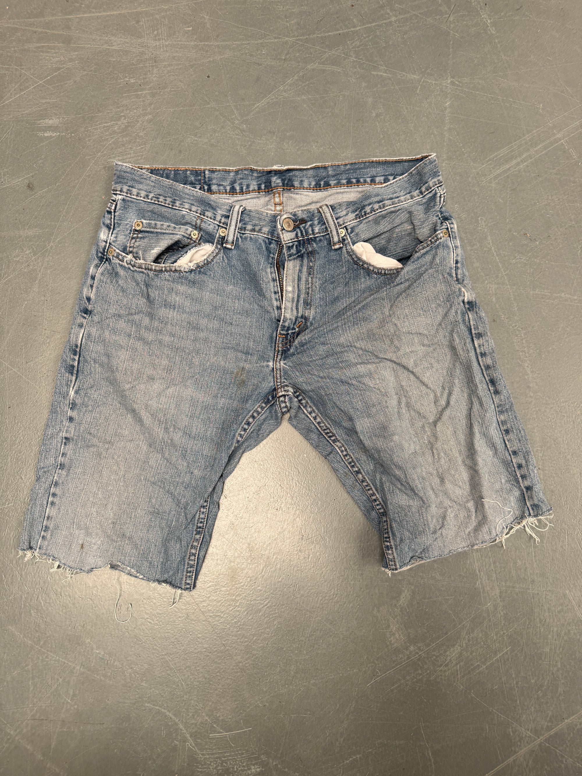 Vintage Levis Cut Off Denim Shorts - 90s Made - W 32 - SH711