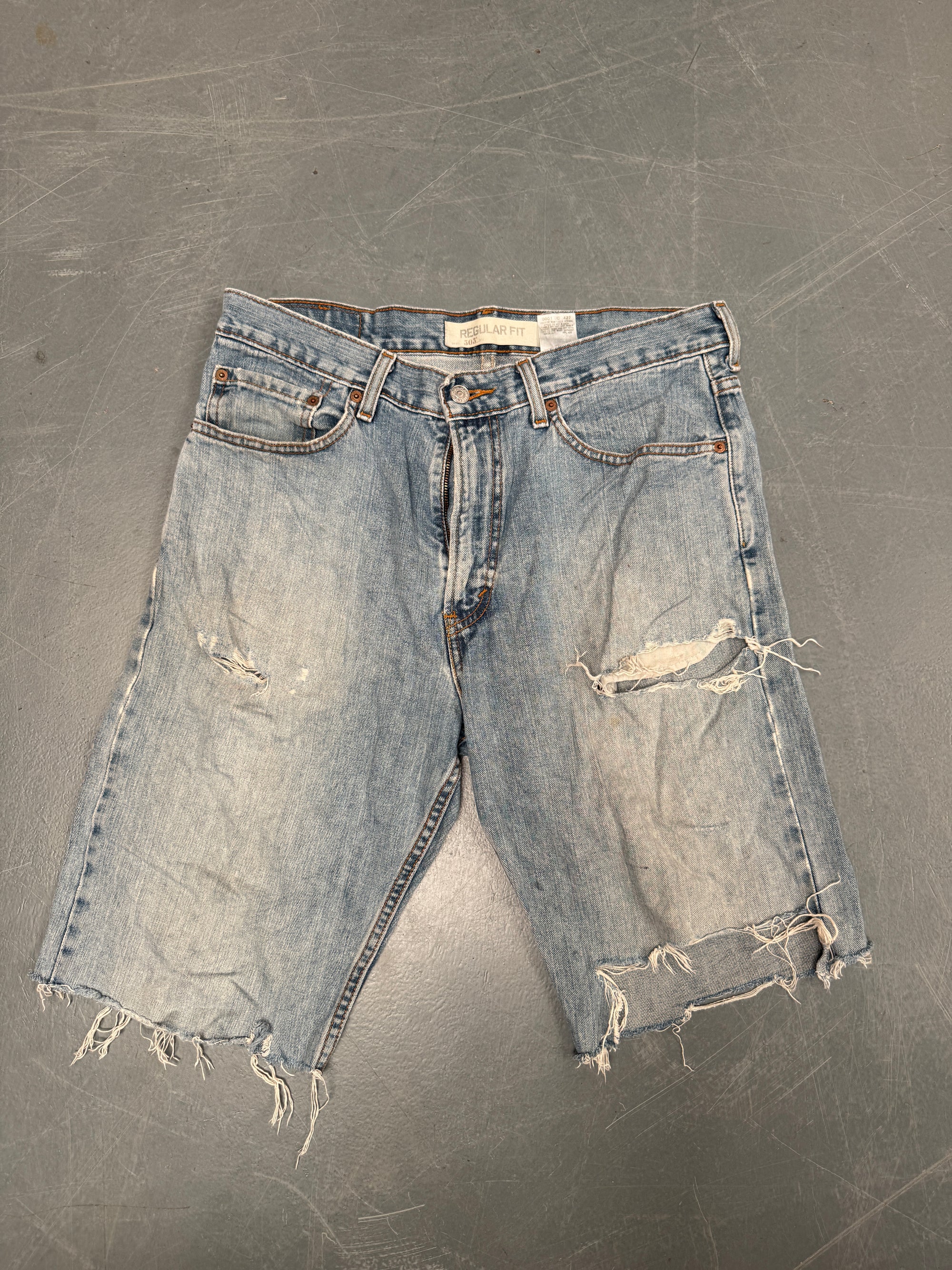 Vintage Levis Cut Off Denim Shorts - 90s Made - W 32 - SH713