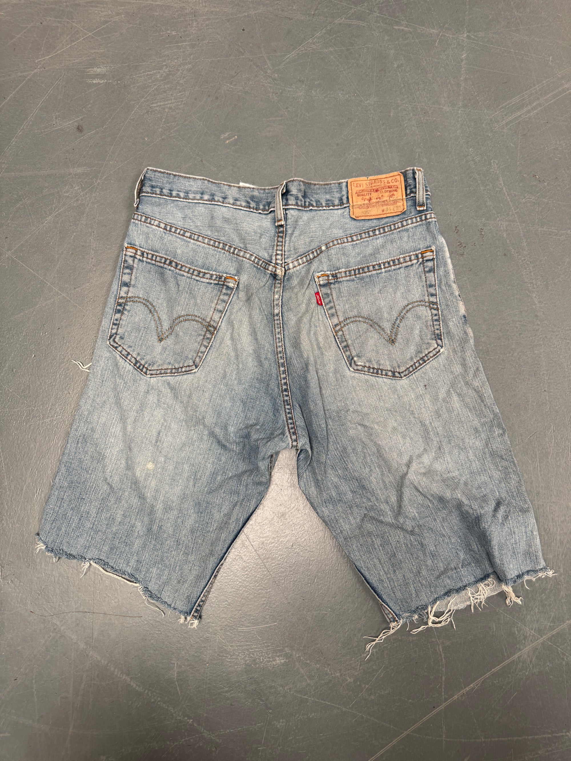 Vintage Levis Cut Off Denim Shorts - 90s Made - W 32 - SH713