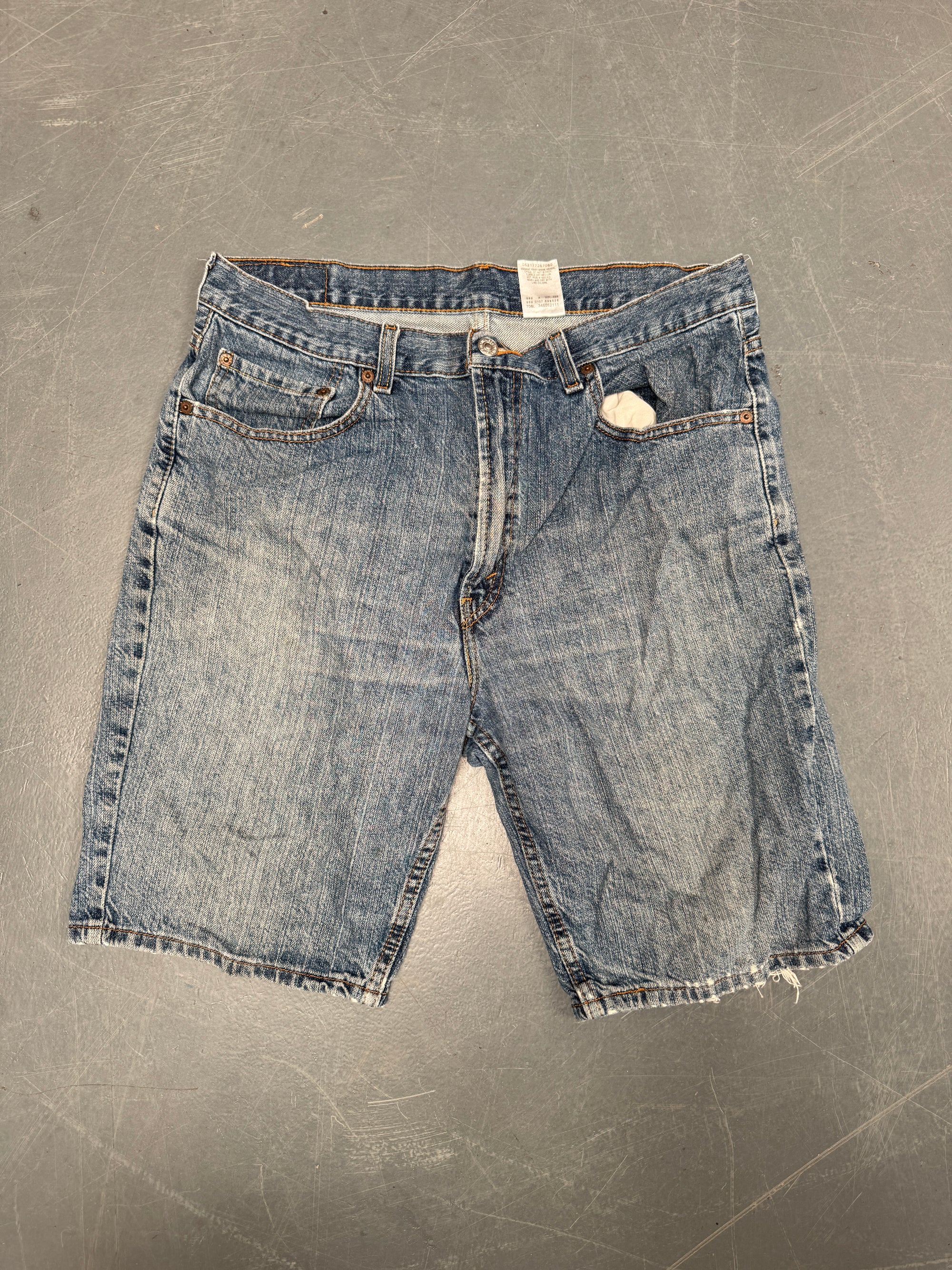 Vintage Levis Cut Off Denim Shorts - 90s Made - W 34 - SH714