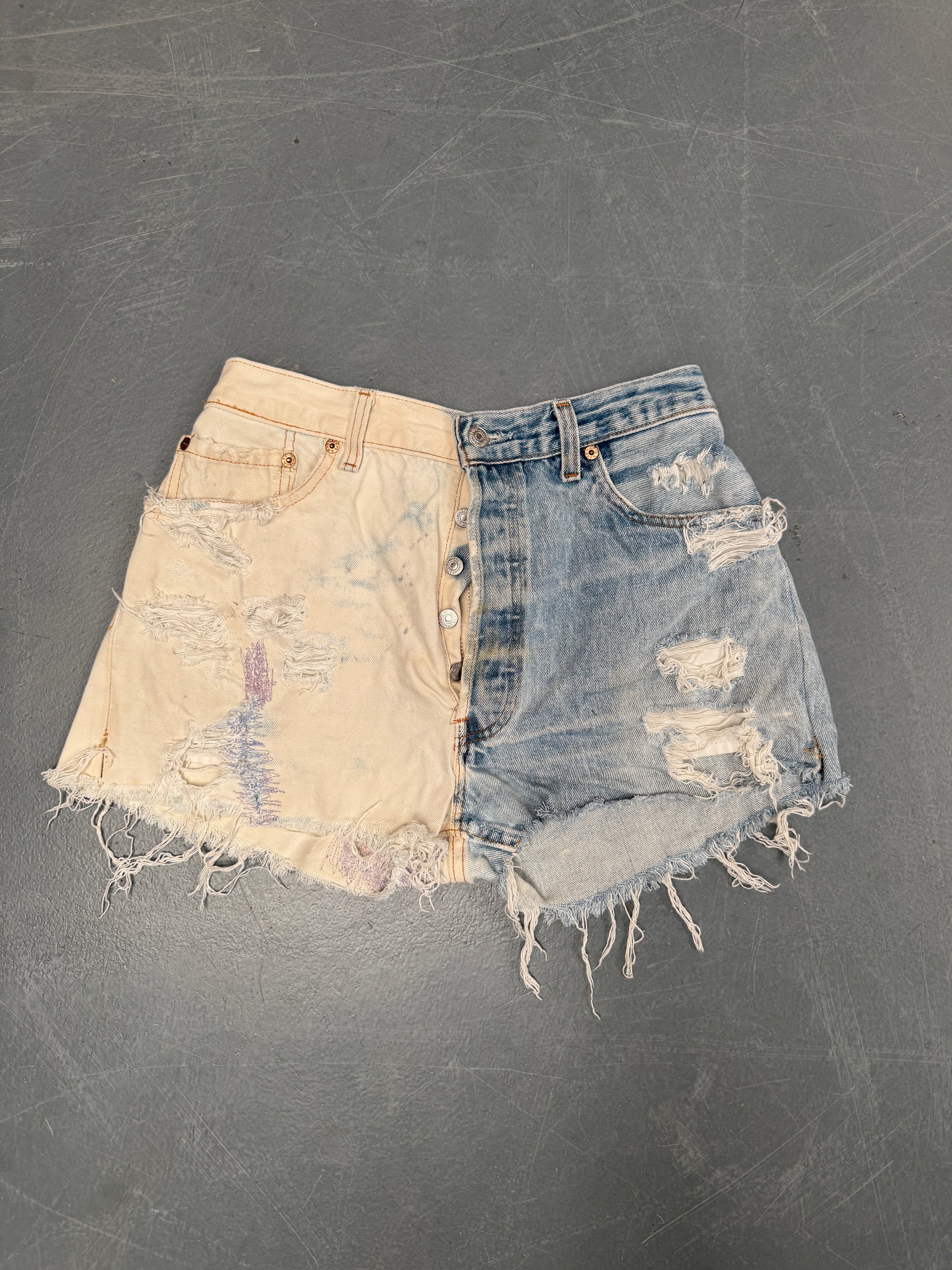 Vintage Levis Cut Off Denim Shorts - 90s Made - W 28 - SH717