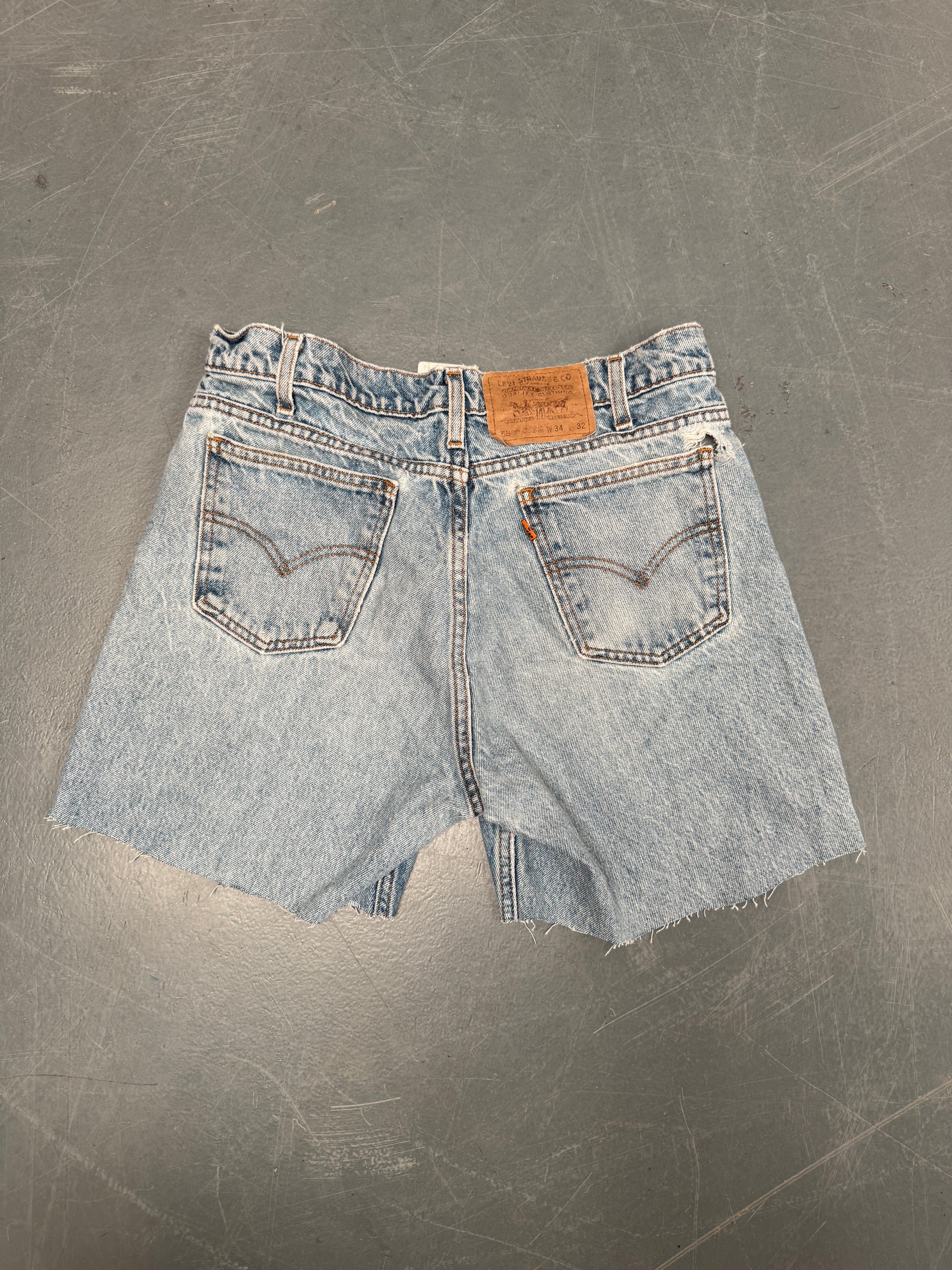 Vintage Levis Cut Off Denim Shorts - 90s Made - W 33 - SH720