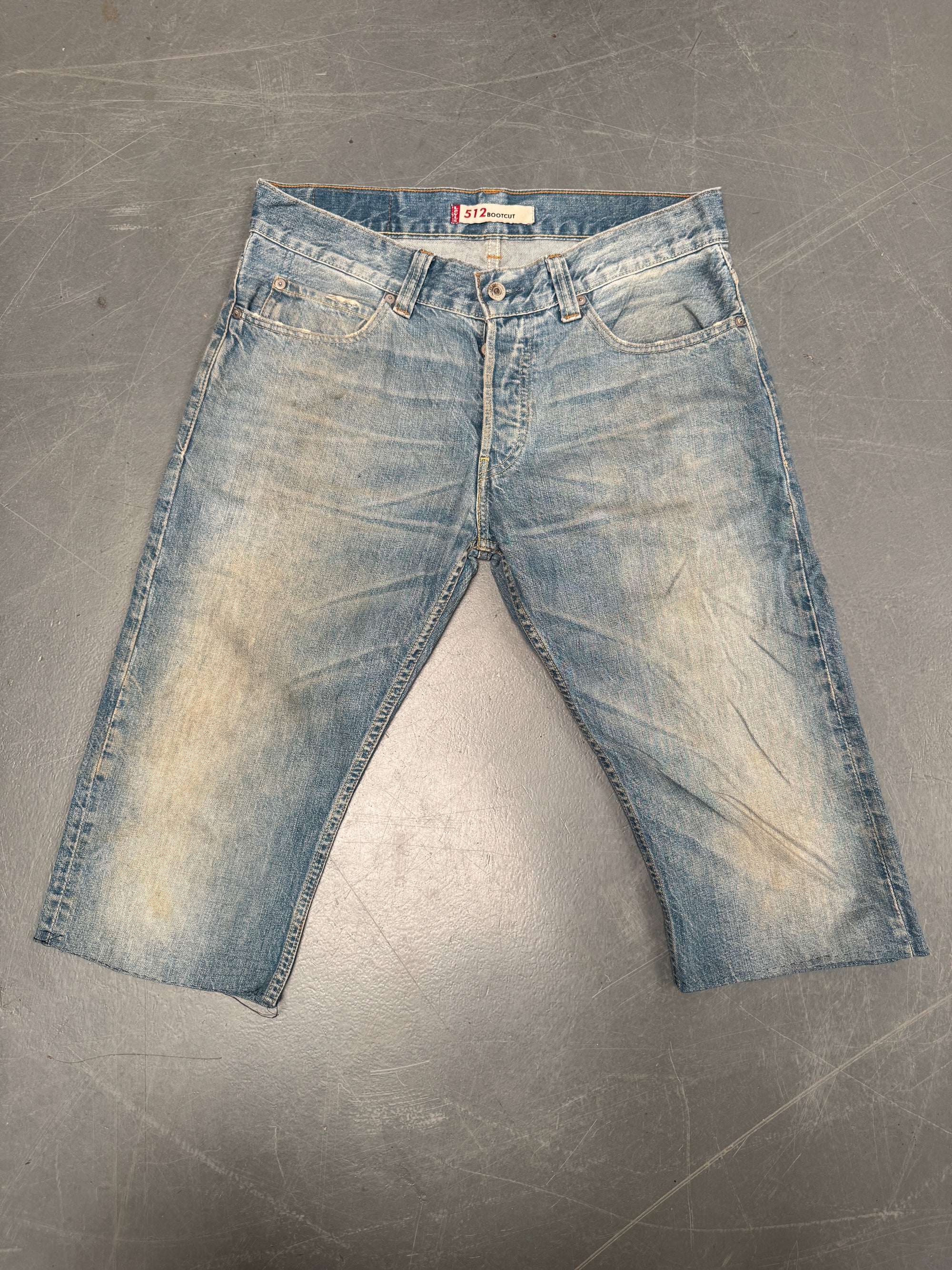 Vintage Levis Cut Off Denim Shorts - 90s Made - W 34 - SH721