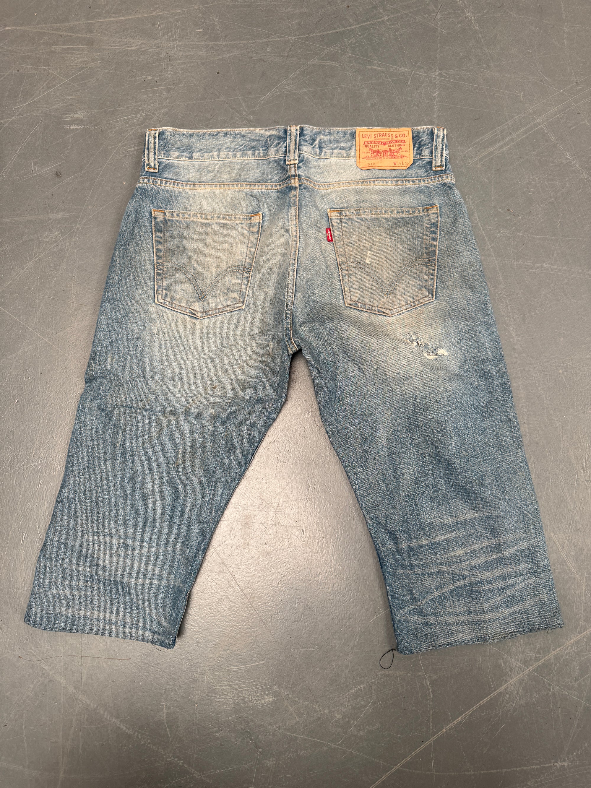 Vintage Levis Cut Off Denim Shorts - 90s Made - W 34 - SH721