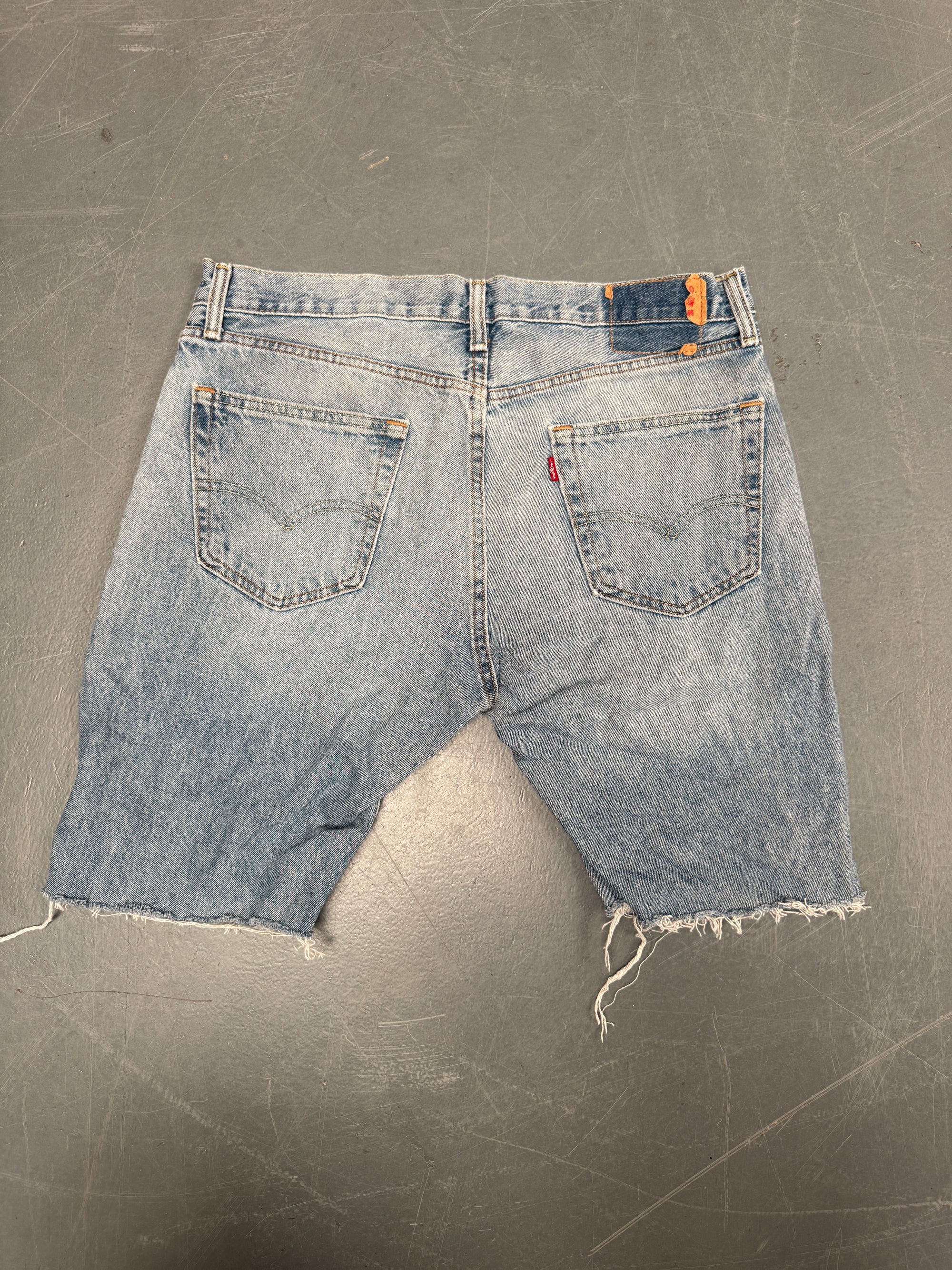 Vintage Levis Cut Off Denim Shorts - 90s Made - W 34 - SH723