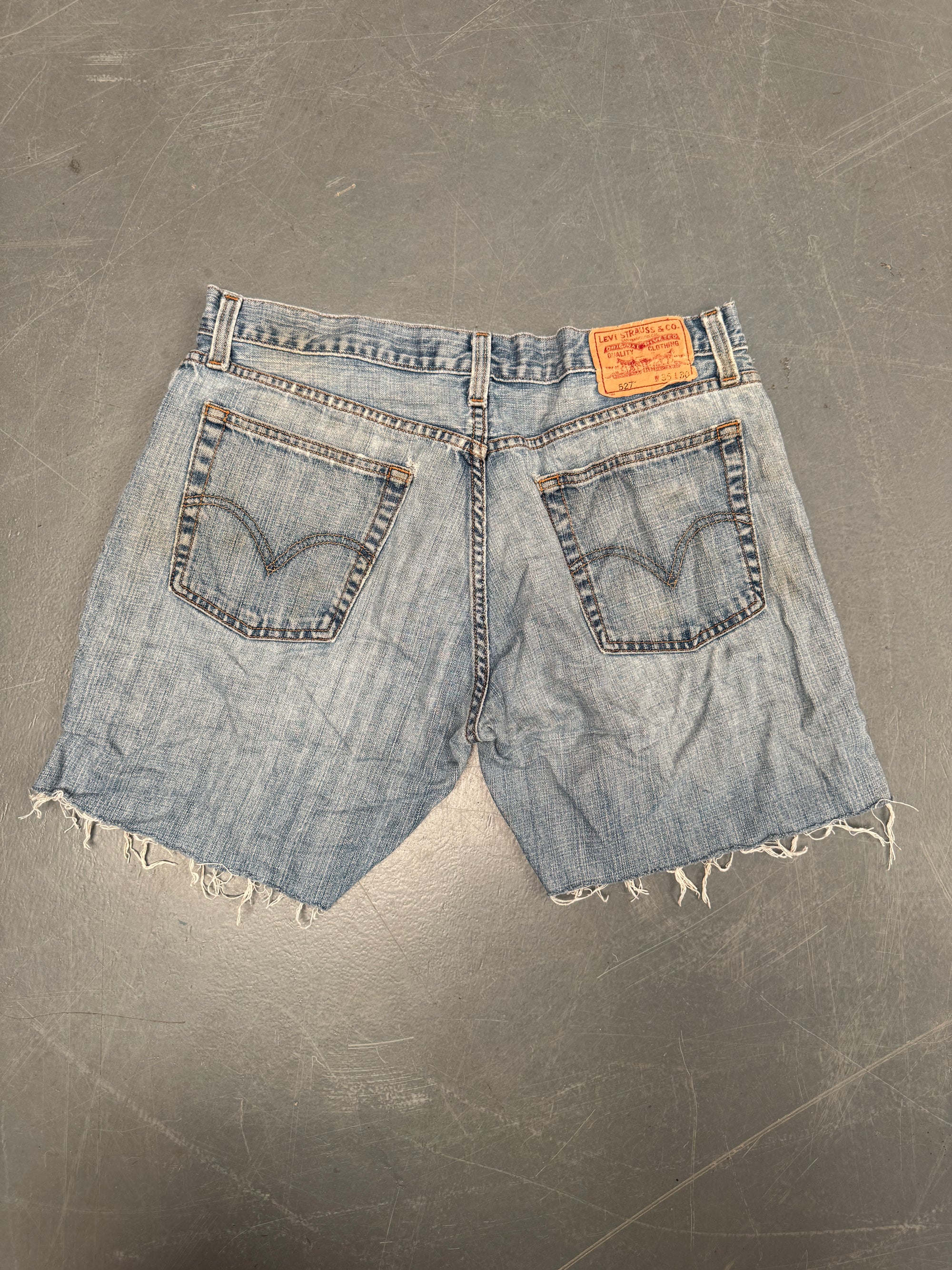 Vintage Levis Cut Off Denim Shorts - 90s Made - W 34 - SH726
