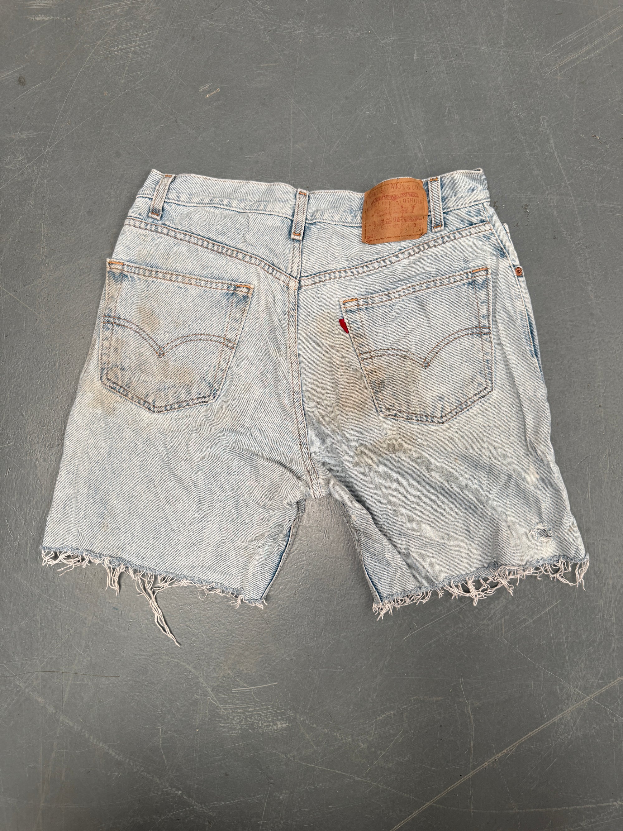 Vintage Levis Cut Off Denim Shorts - 90s Made - W 32 - SH727