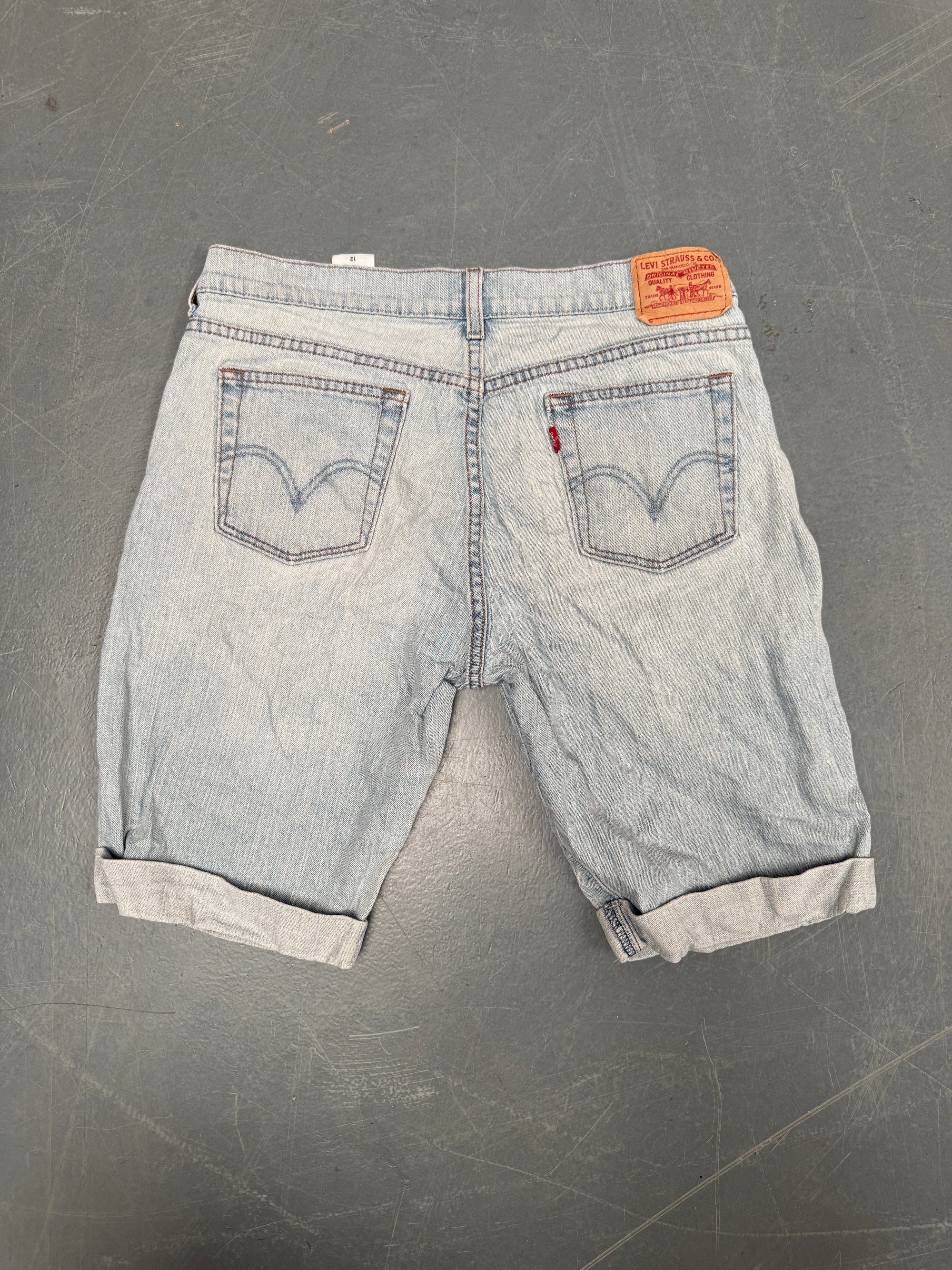 Vintage Levis Cut Off Denim Shorts - 90s Made - W 32 - SH728