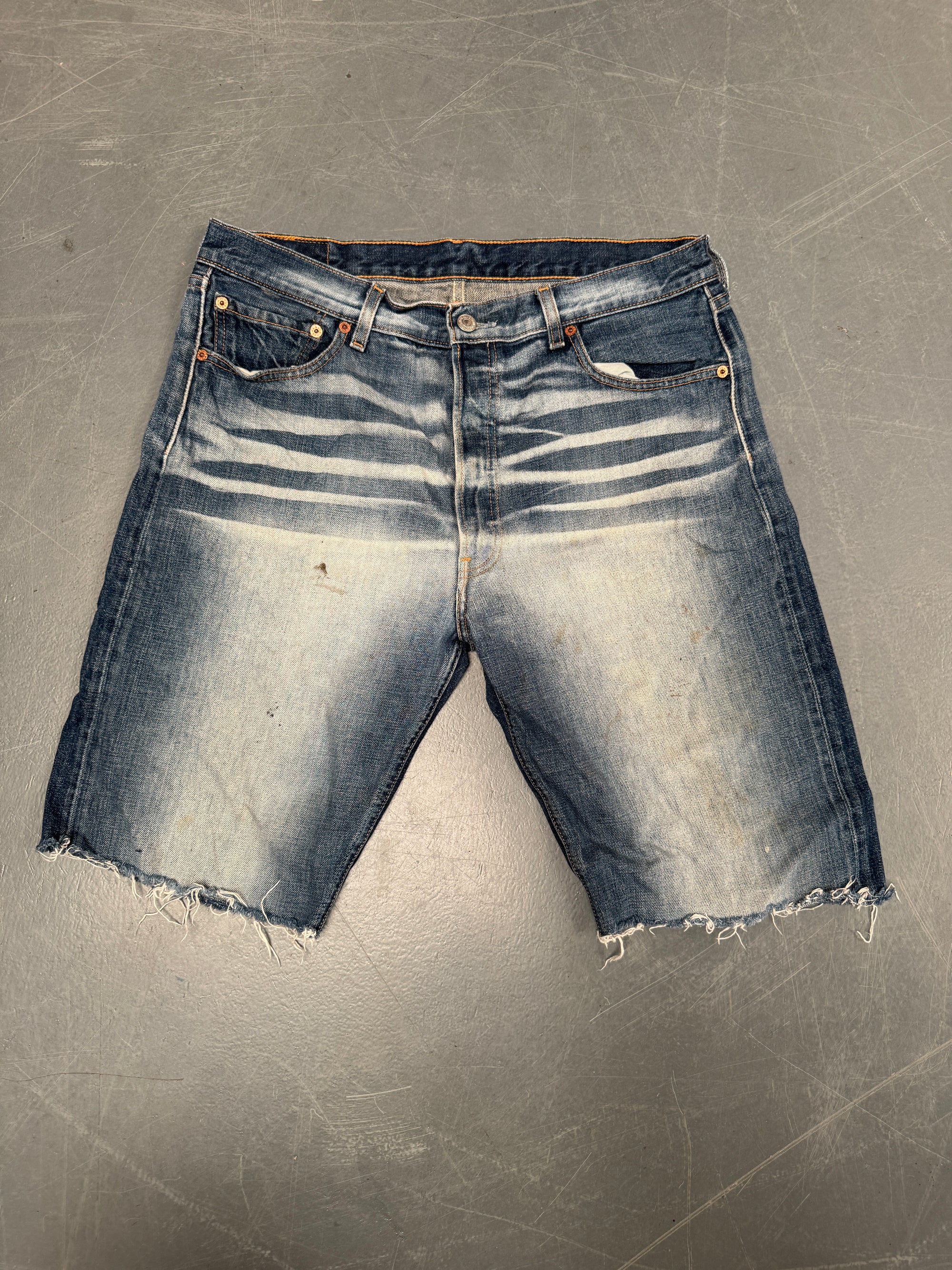Vintage Levis Cut Off Denim Shorts - 90s Made - W 32 - SH731