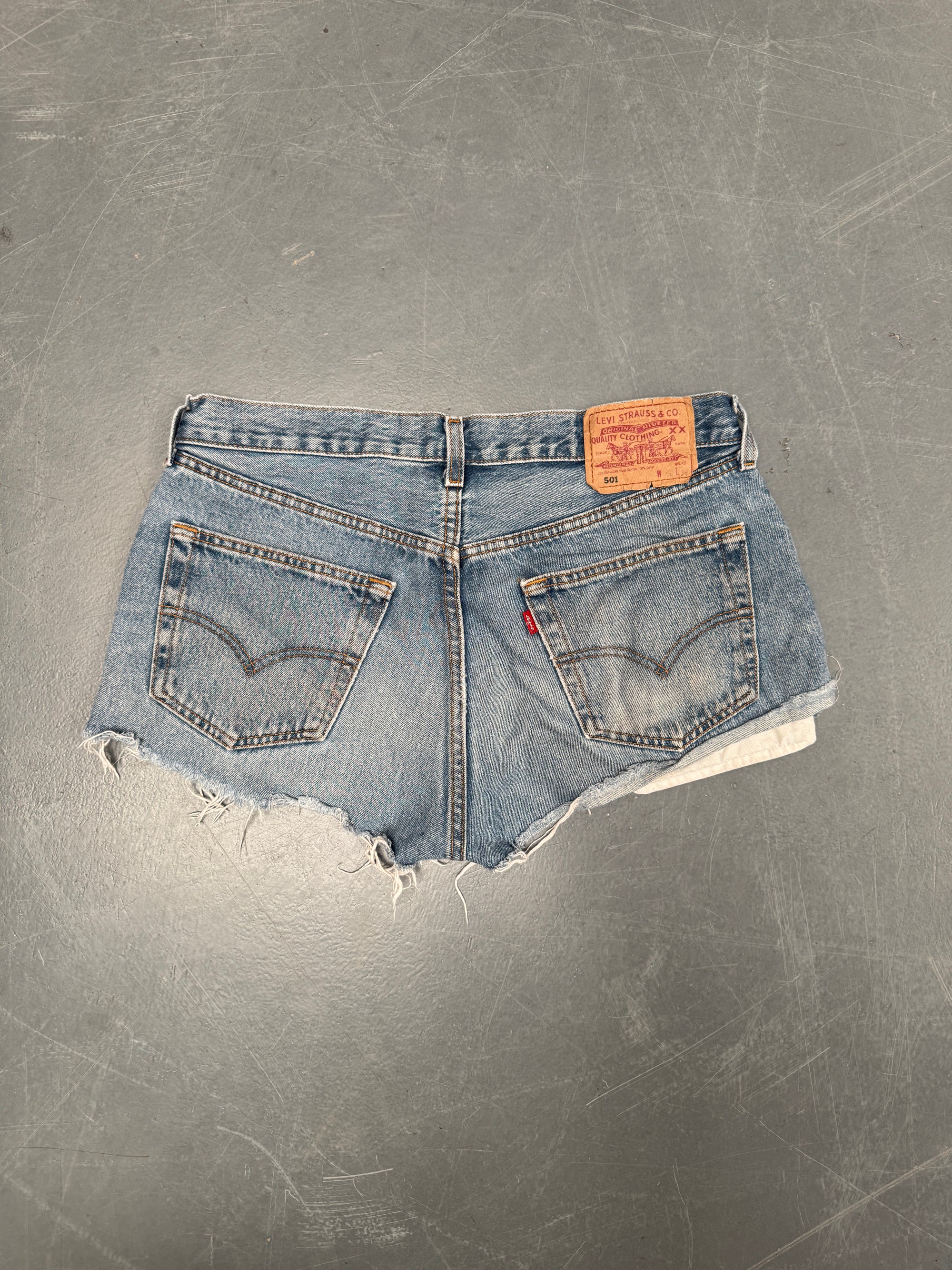 Vintage Levis Cut Off Denim Shorts - 90s Made - W 32 - SH732
