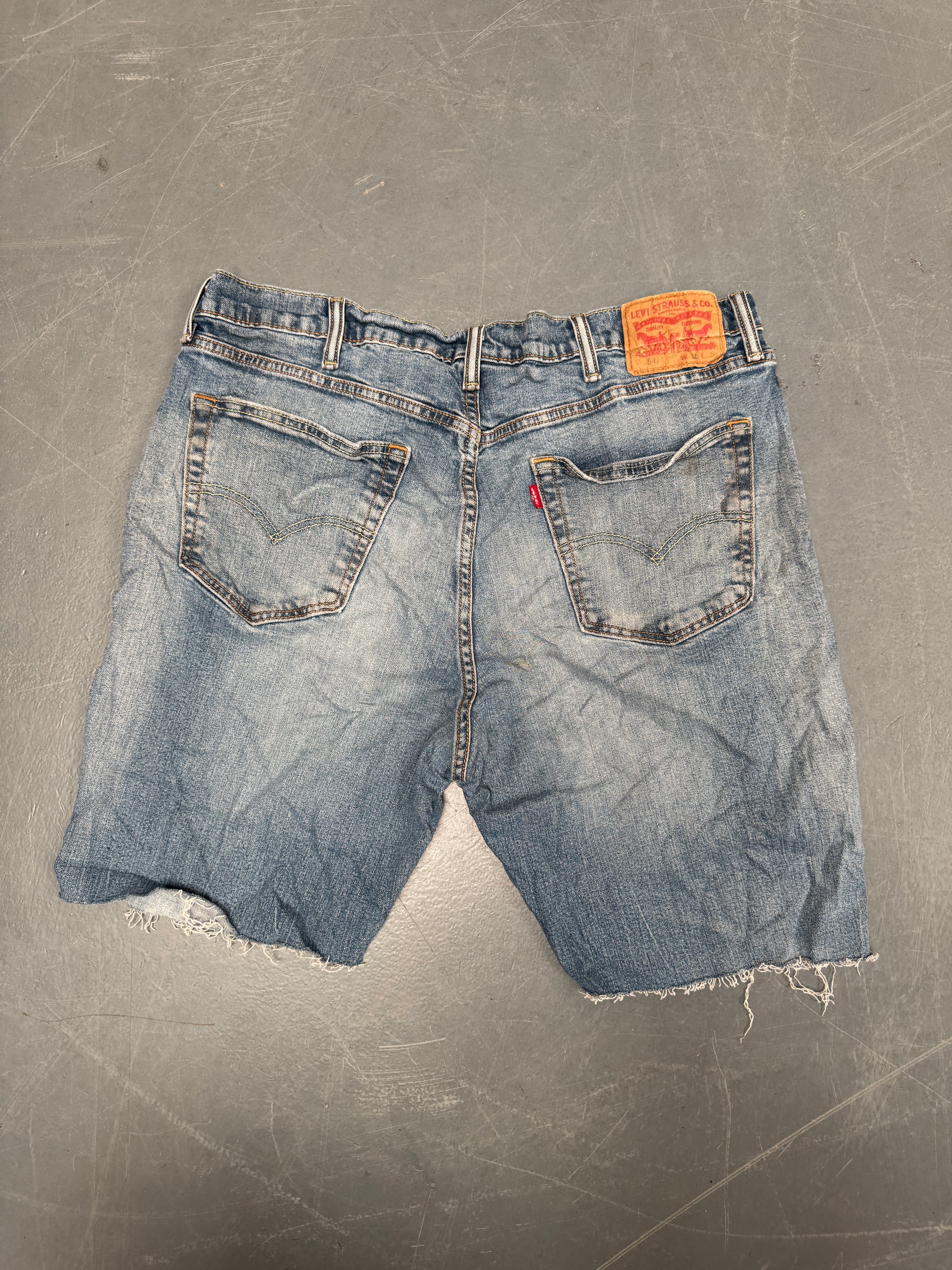 Vintage Levis Cut Off Denim Shorts - 90s Made - W 38 - SH736