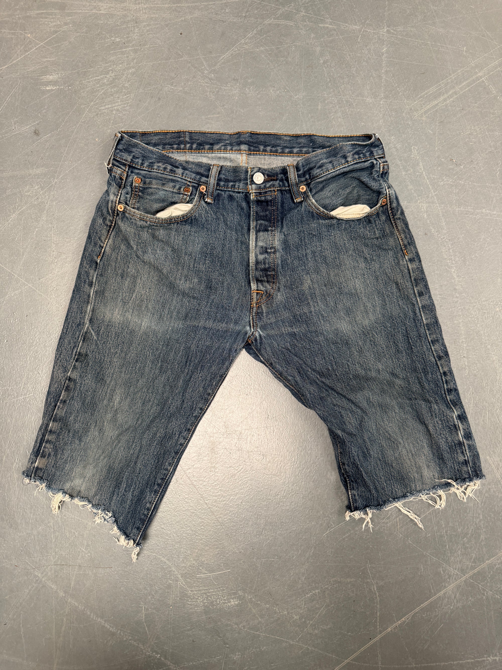 Vintage Levis Cut Off Denim Shorts - 90s Made - W 34 - SH737