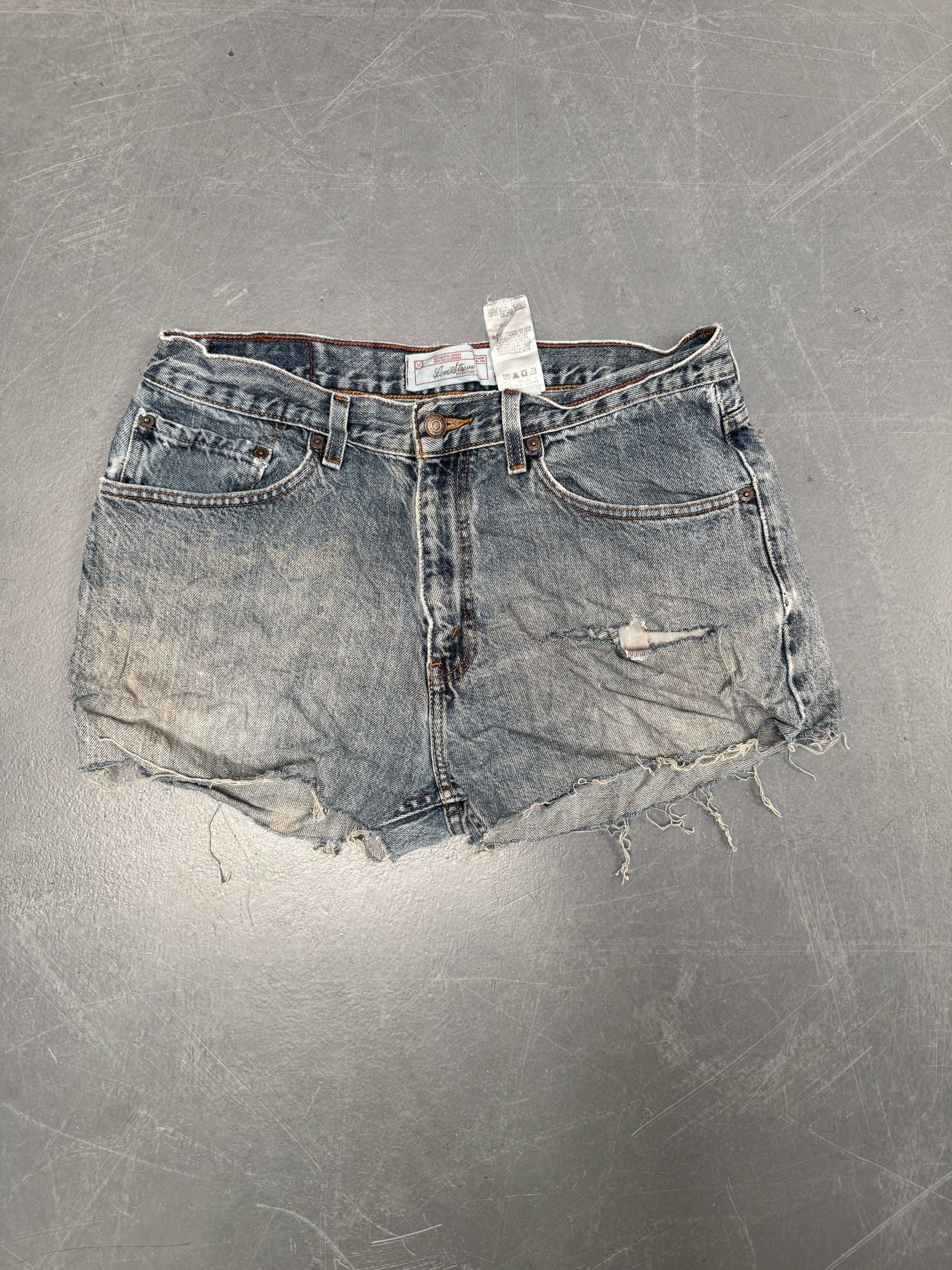 Vintage Levis Cut Off Denim Shorts - 90s Made - W 32 - SH741