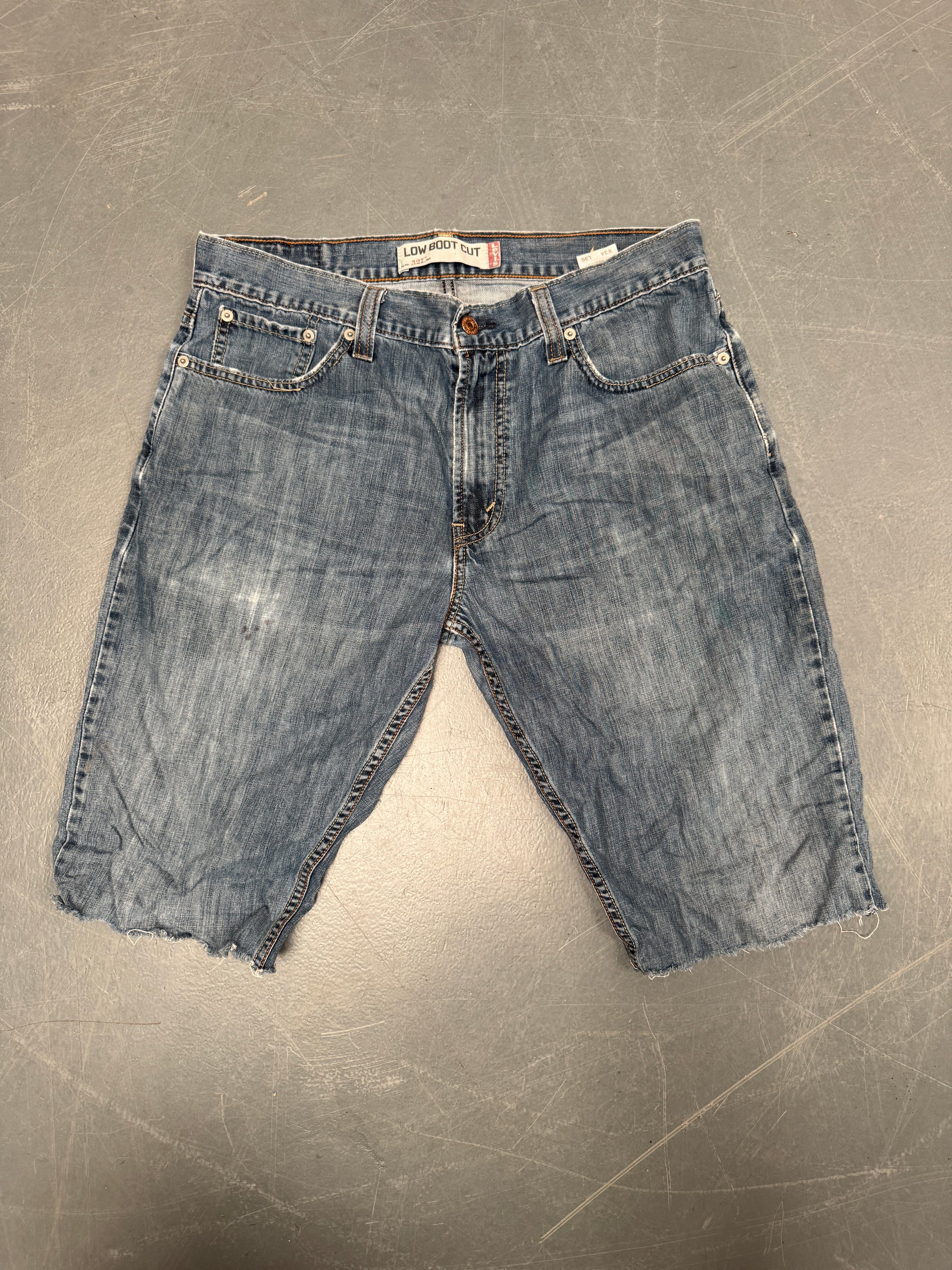 Vintage Levis Cut Off Denim Shorts - 90s Made - W 32 - SH742
