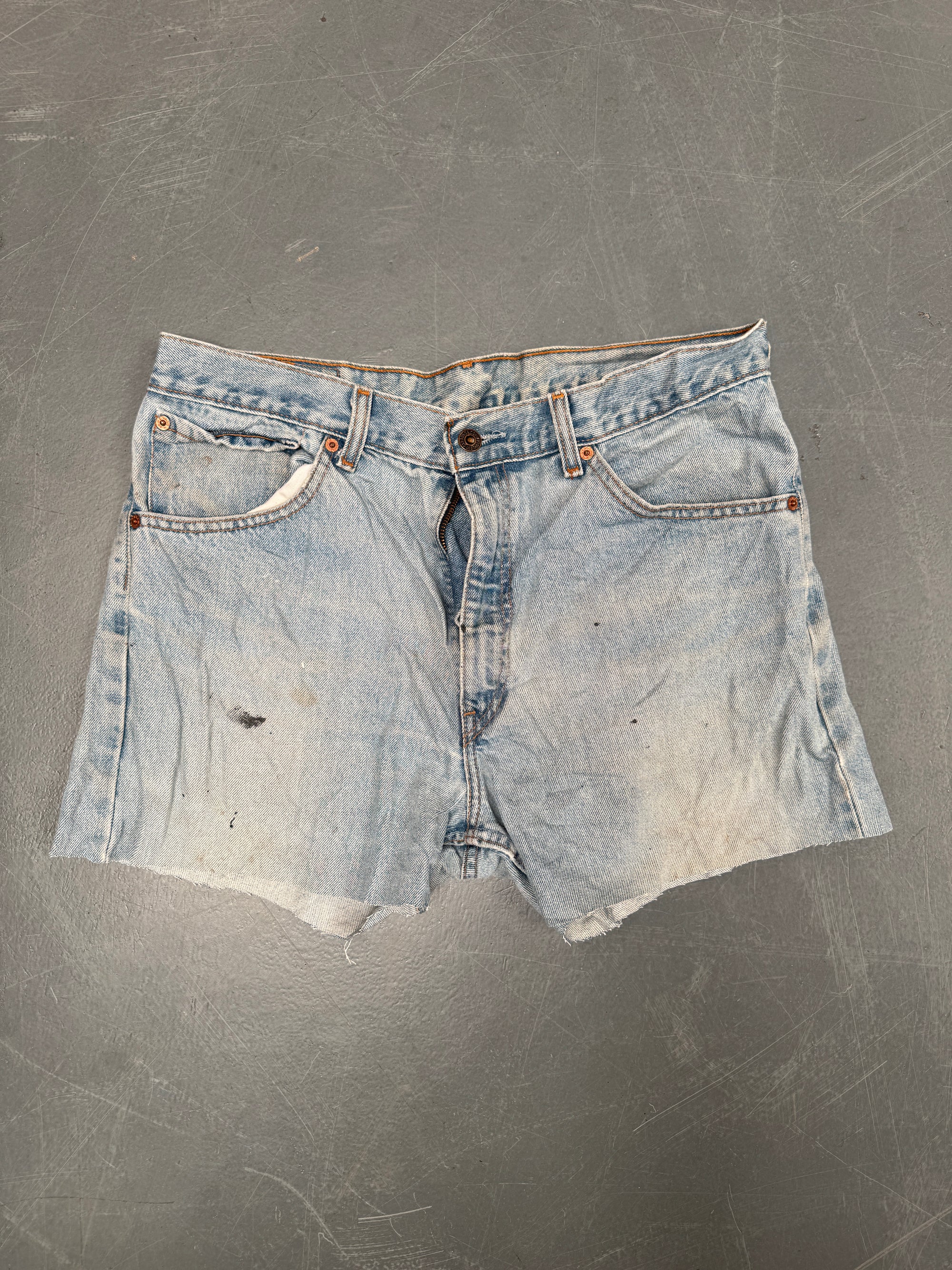 Vintage Levis Cut Off Denim Shorts - 90s Made - W 34 - SH754