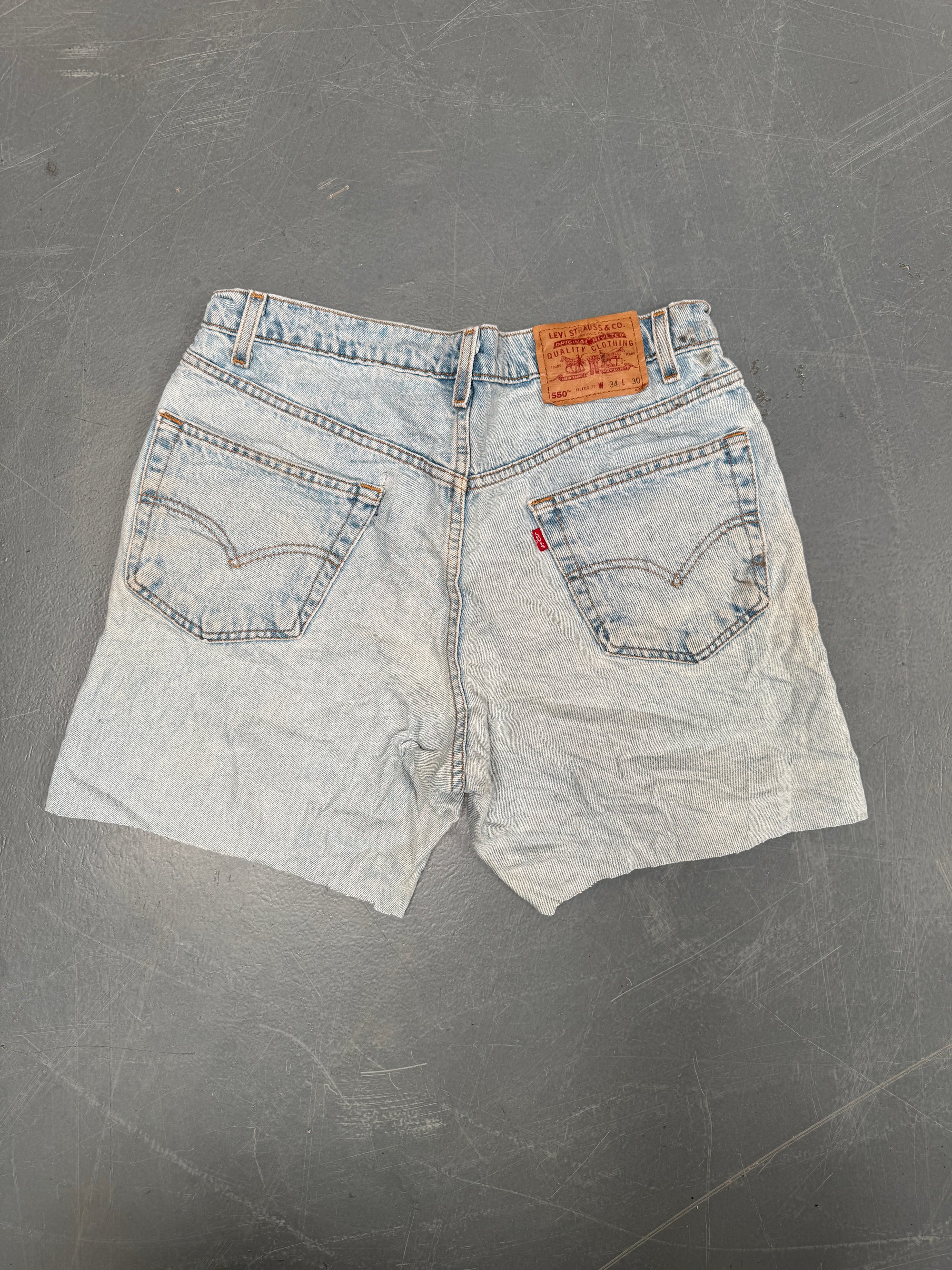 Vintage Levis Cut Off Denim Shorts - 90s Made - W 32 - SH755