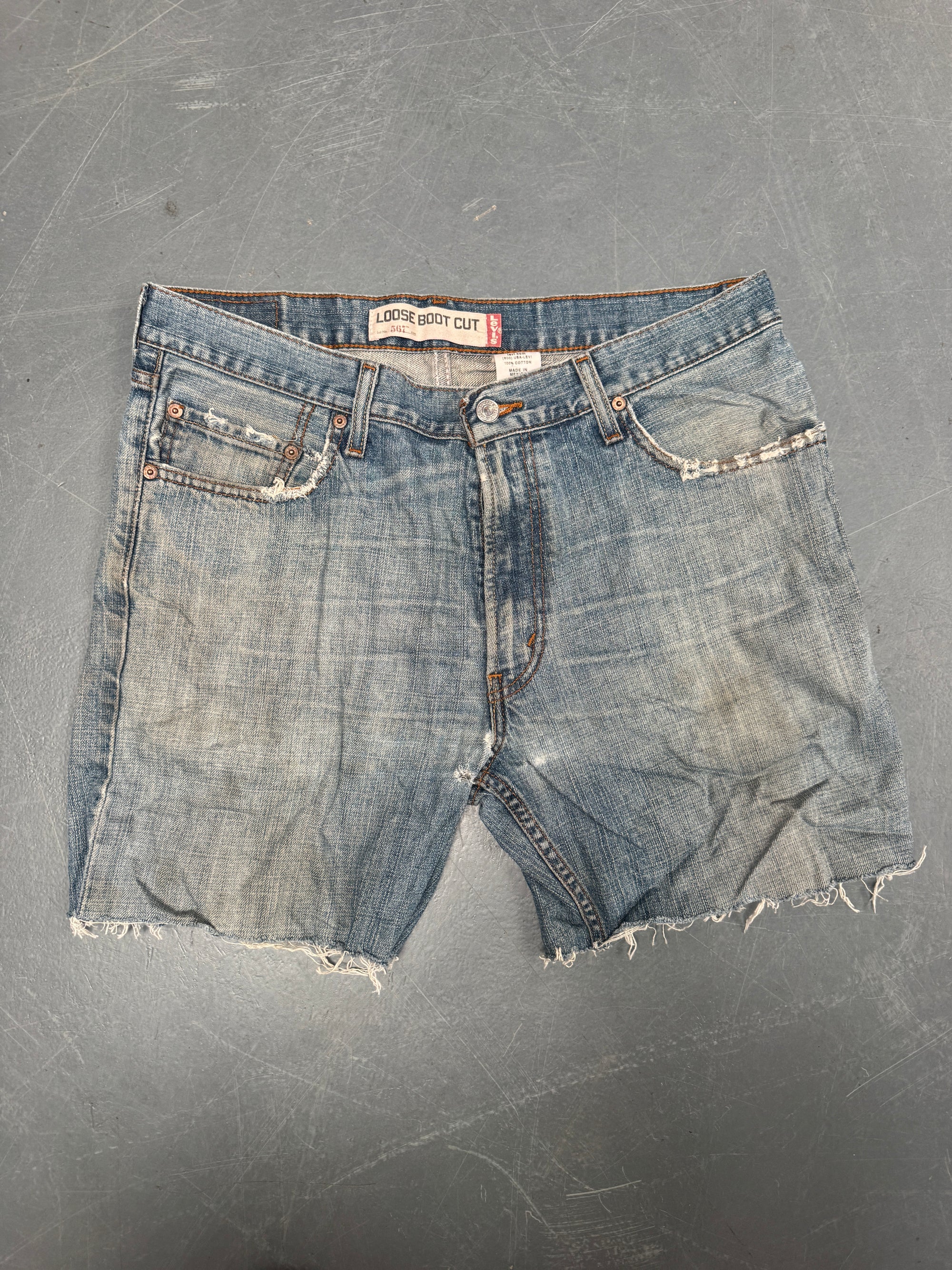 Vintage Levis Cut Off Denim Shorts - 90s Made - W 34 - SH758