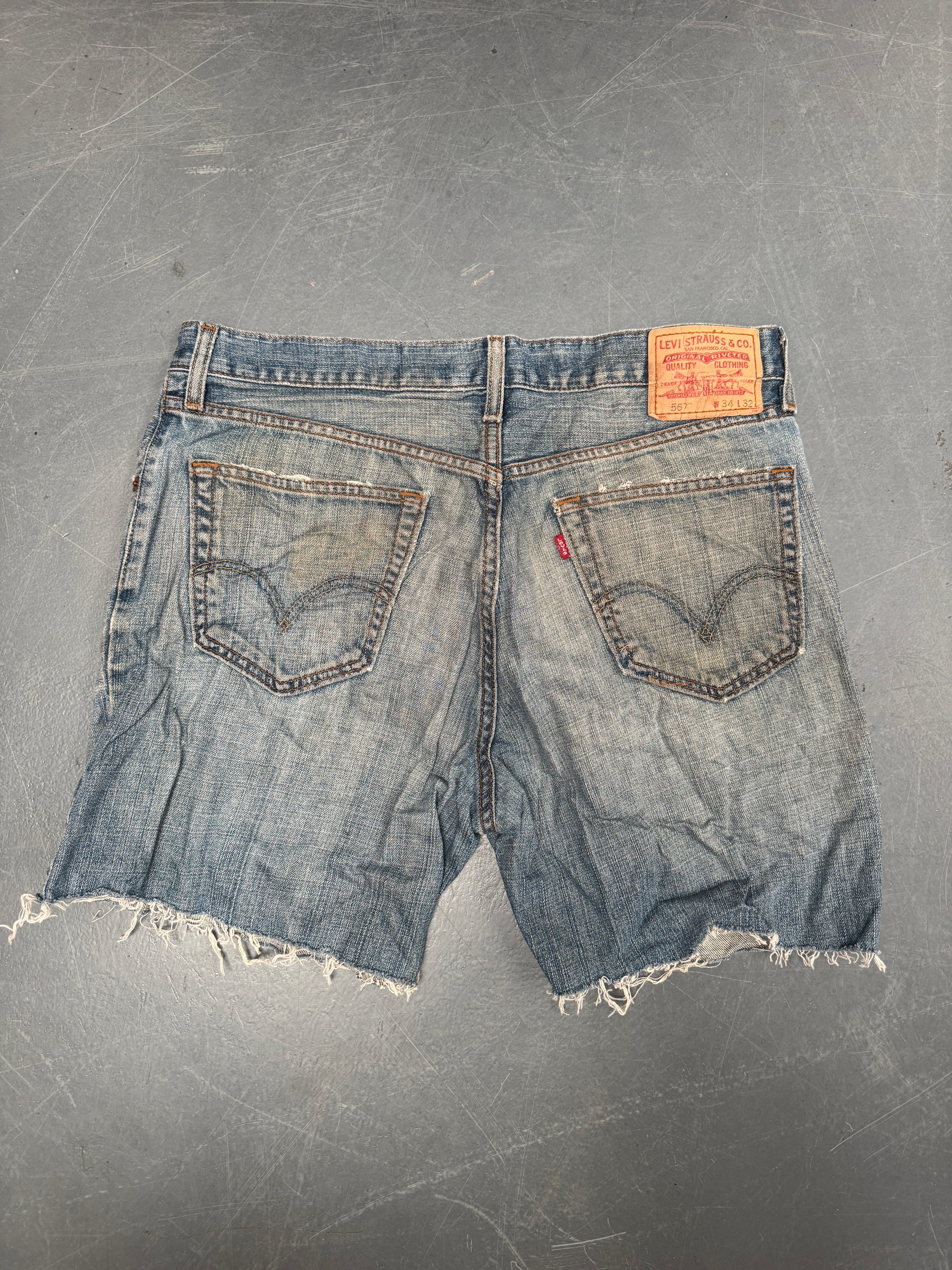 Vintage Levis Cut Off Denim Shorts - 90s Made - W 34 - SH758