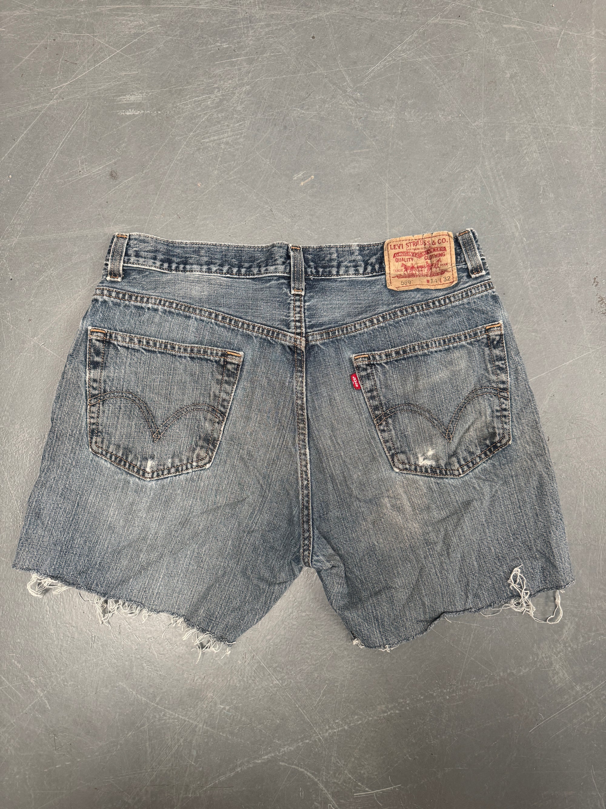 Vintage Levis Cut Off Denim Shorts - 90s Made - W 34 - SH759