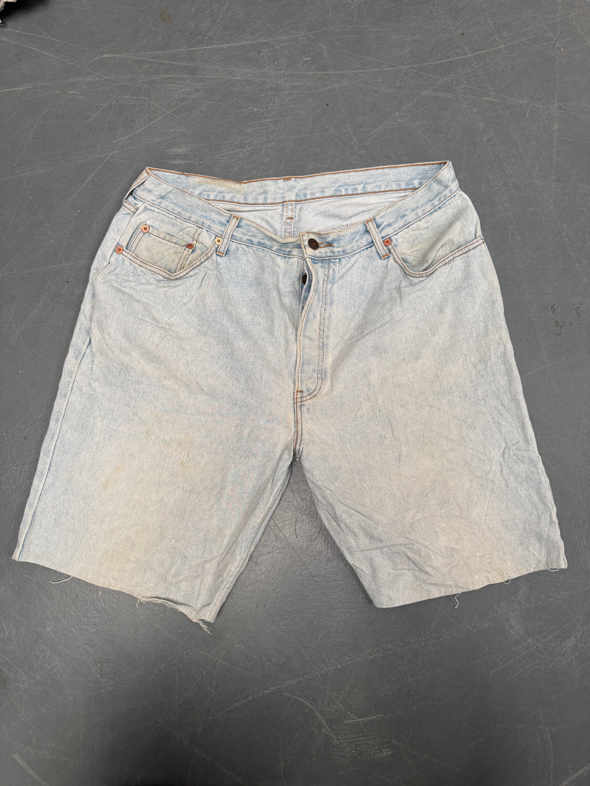 Vintage Levis Cut Off Denim Shorts - 90s Made - W 34 - SH765