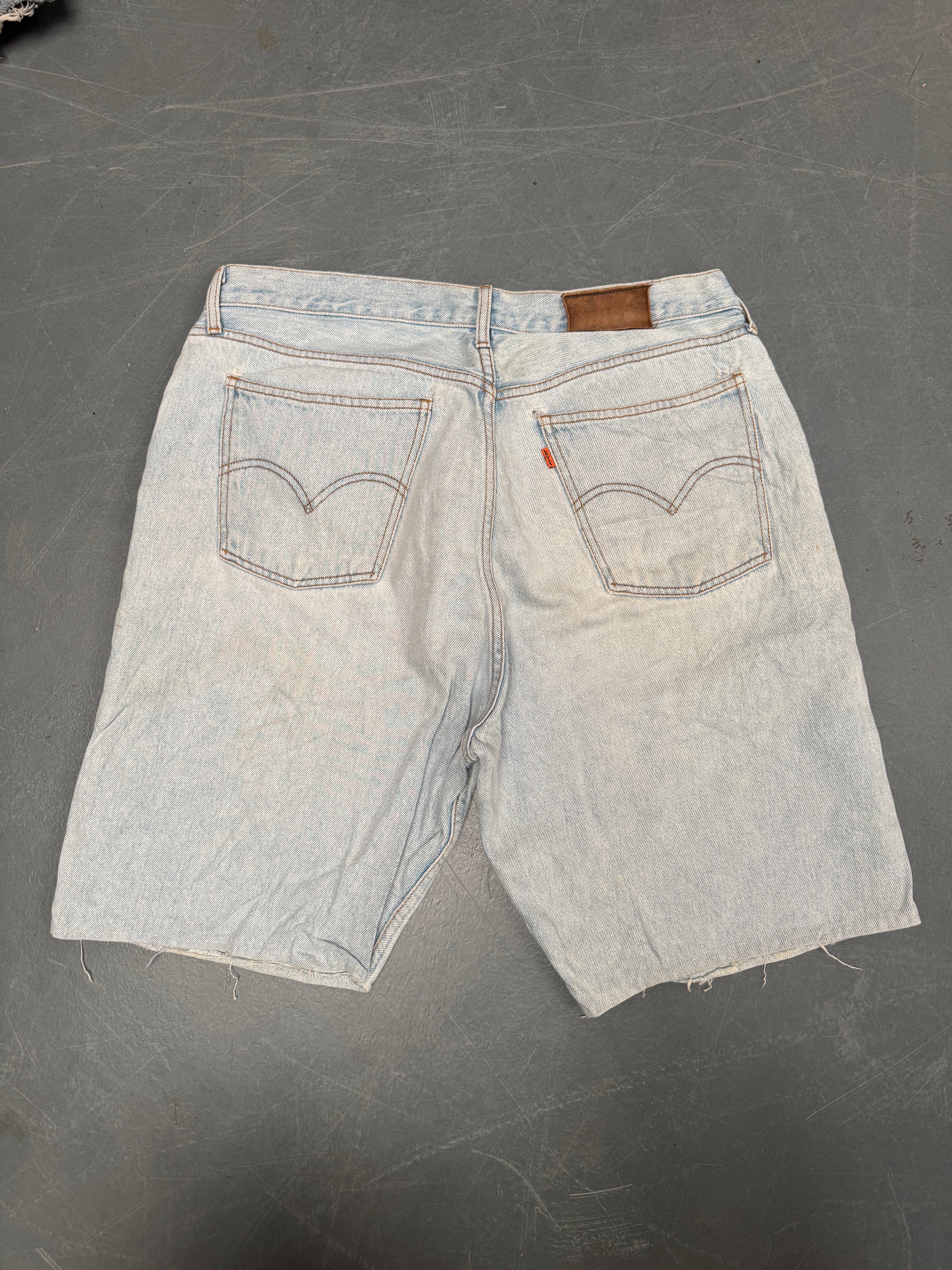 Vintage Levis Cut Off Denim Shorts - 90s Made - W 34 - SH765