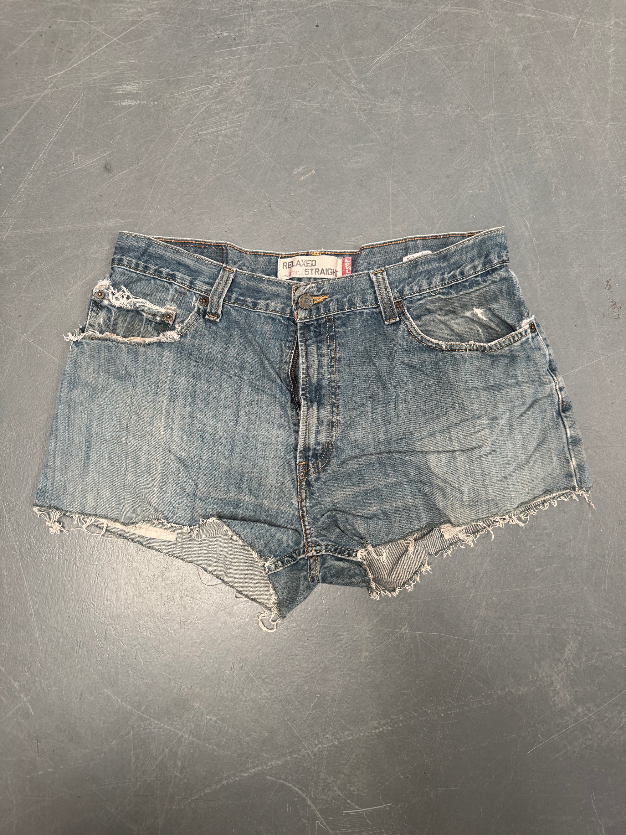 Vintage Levis Cut Off Denim Shorts - 90s Made - W 32 - SH766