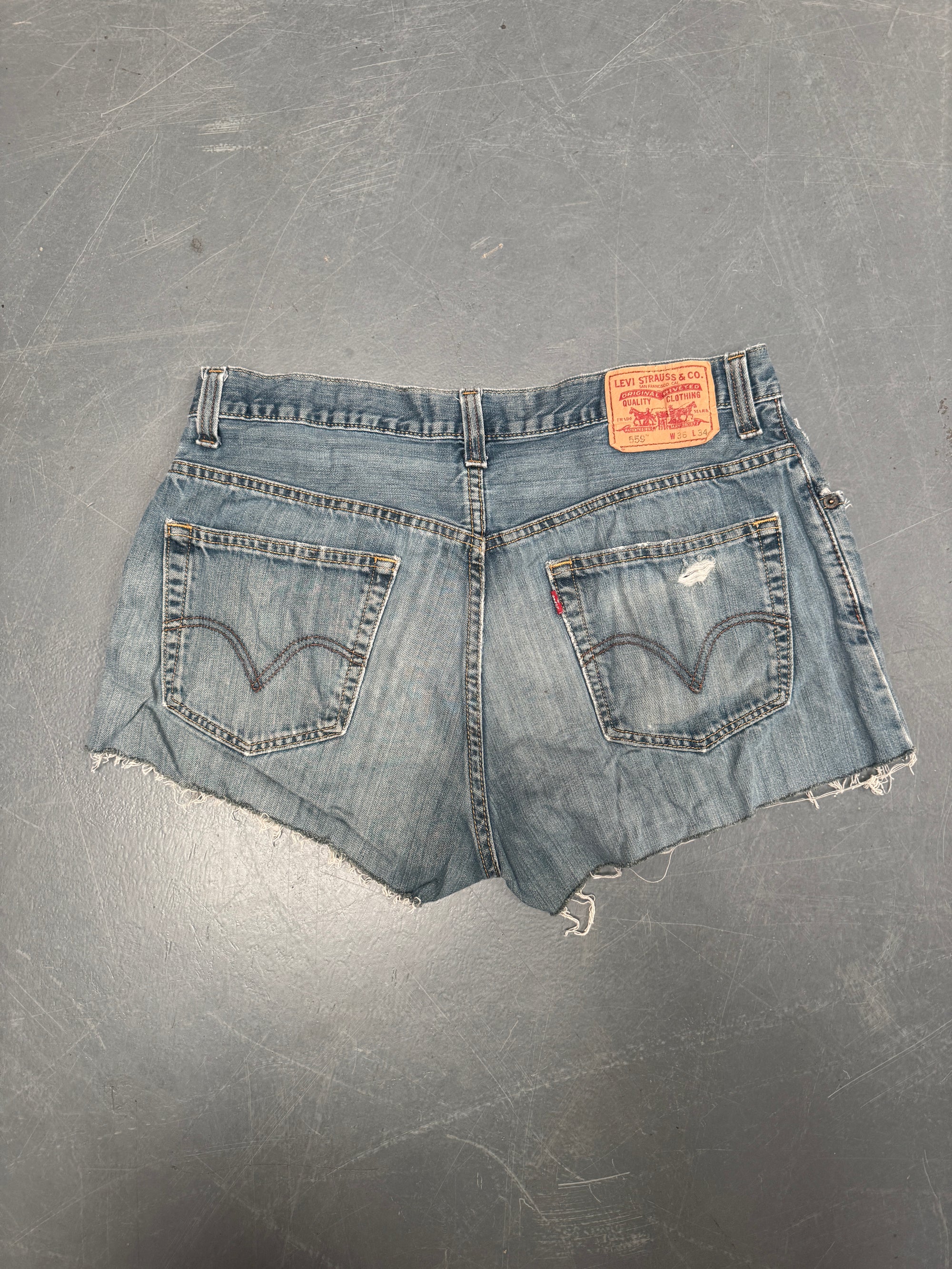 Vintage Levis Cut Off Denim Shorts - 90s Made - W 32 - SH766