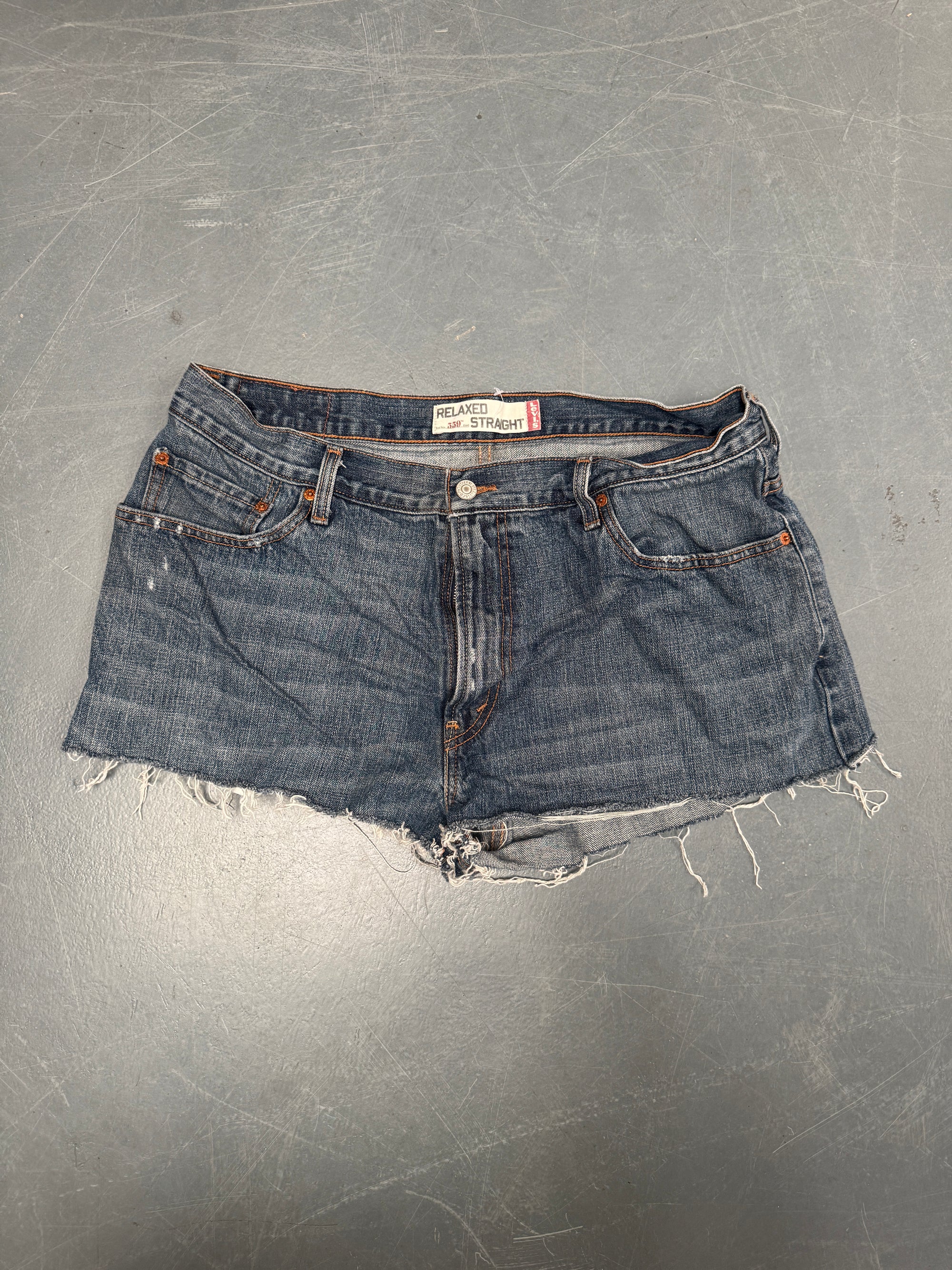 Vintage Levis Cut Off Denim Shorts - 90s Made - W 34 - SH768