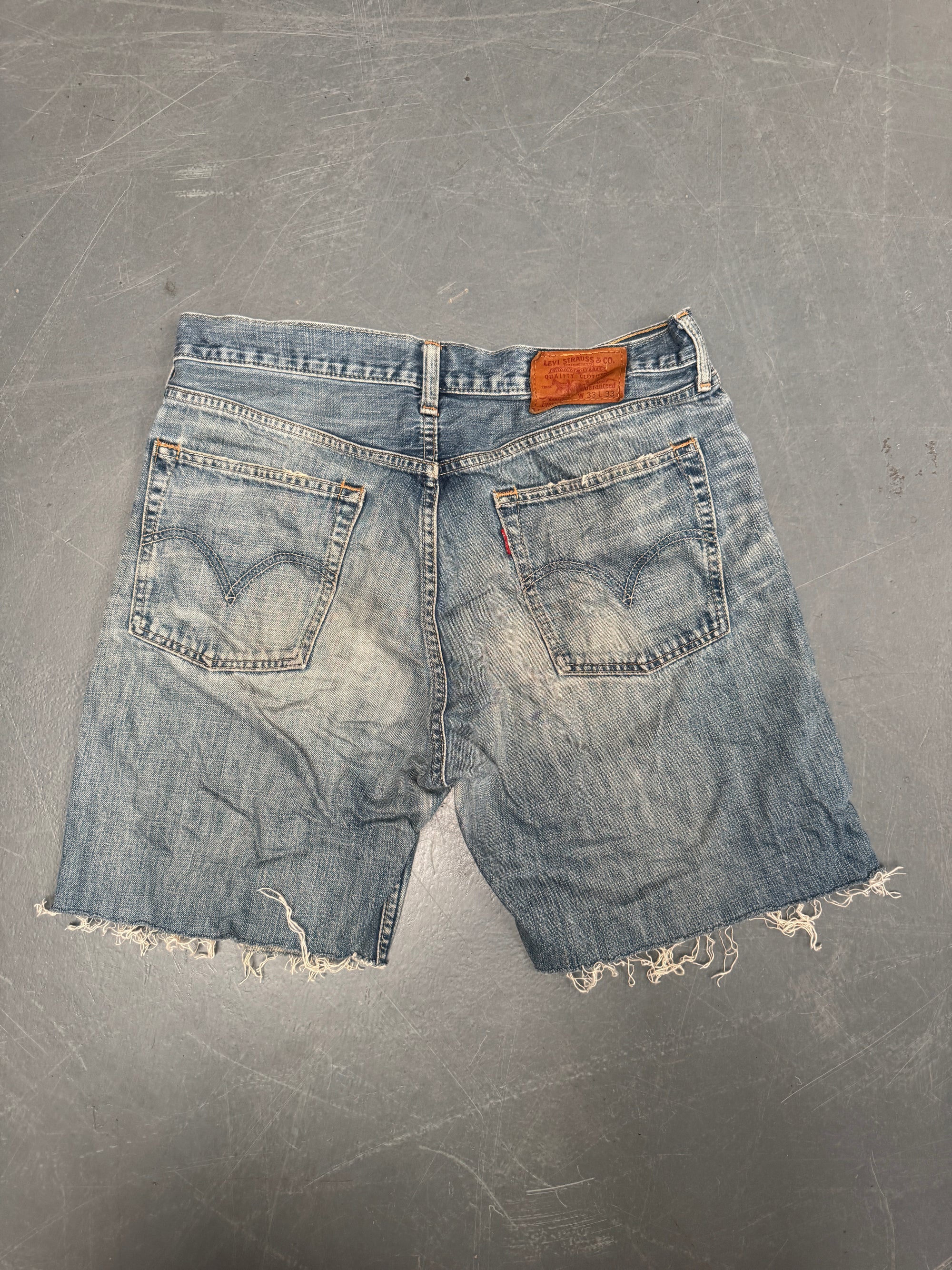Vintage Levis Cut Off Denim Shorts - 90s Made - W 32 - SH773