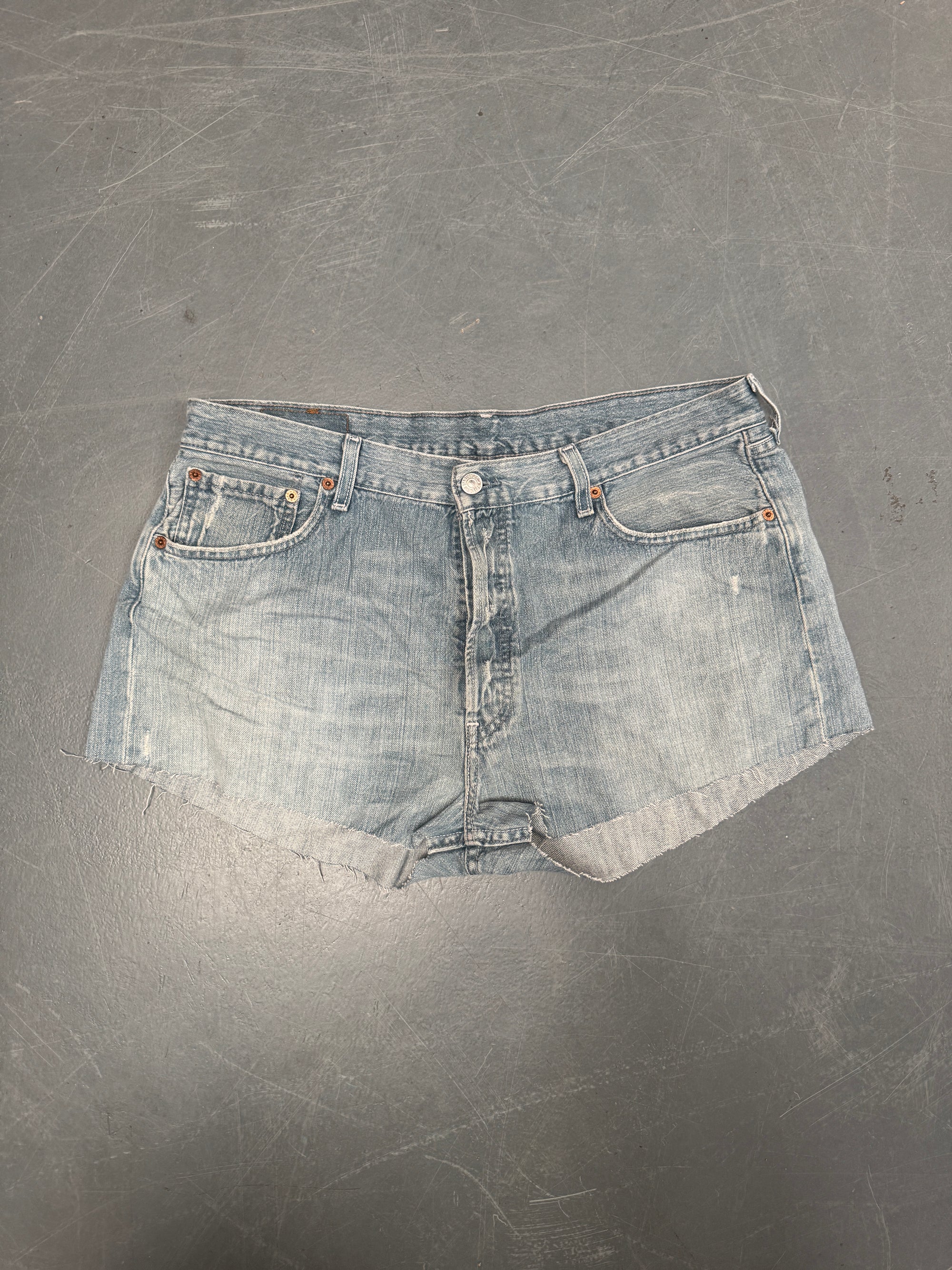 Vintage Levis Cut Off Denim Shorts - 90s Made - W 34 - SH777