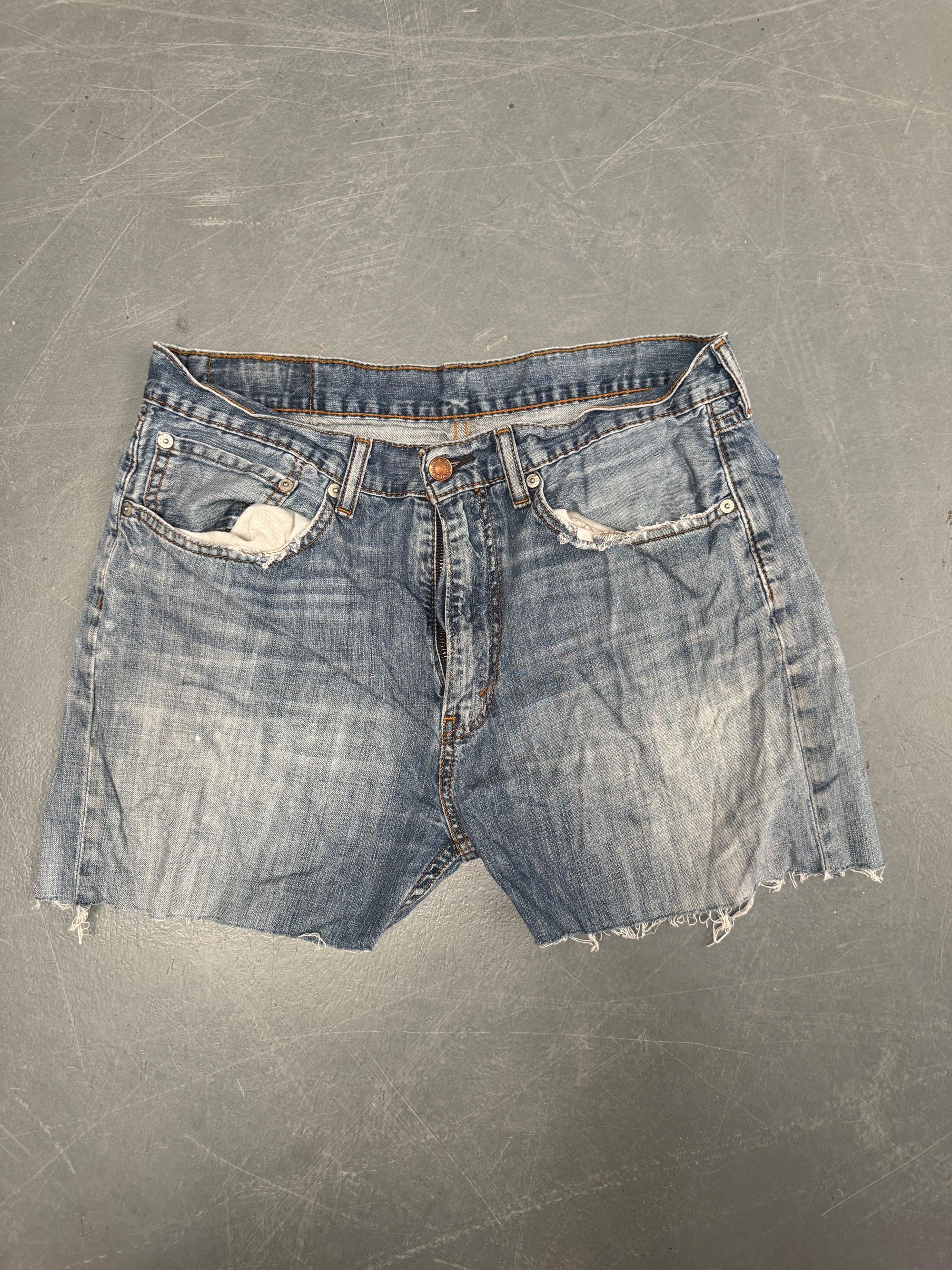 Vintage Levis Cut Off Denim Shorts - 90s Made - W 32 - SH779