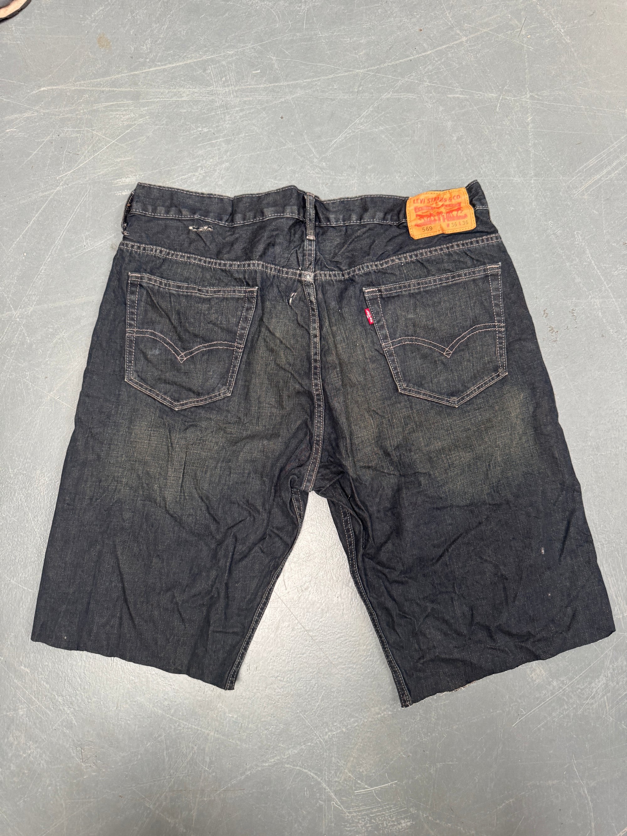 Vintage Levis Cut Off Denim Shorts - 90s Made - W 36 - SH781