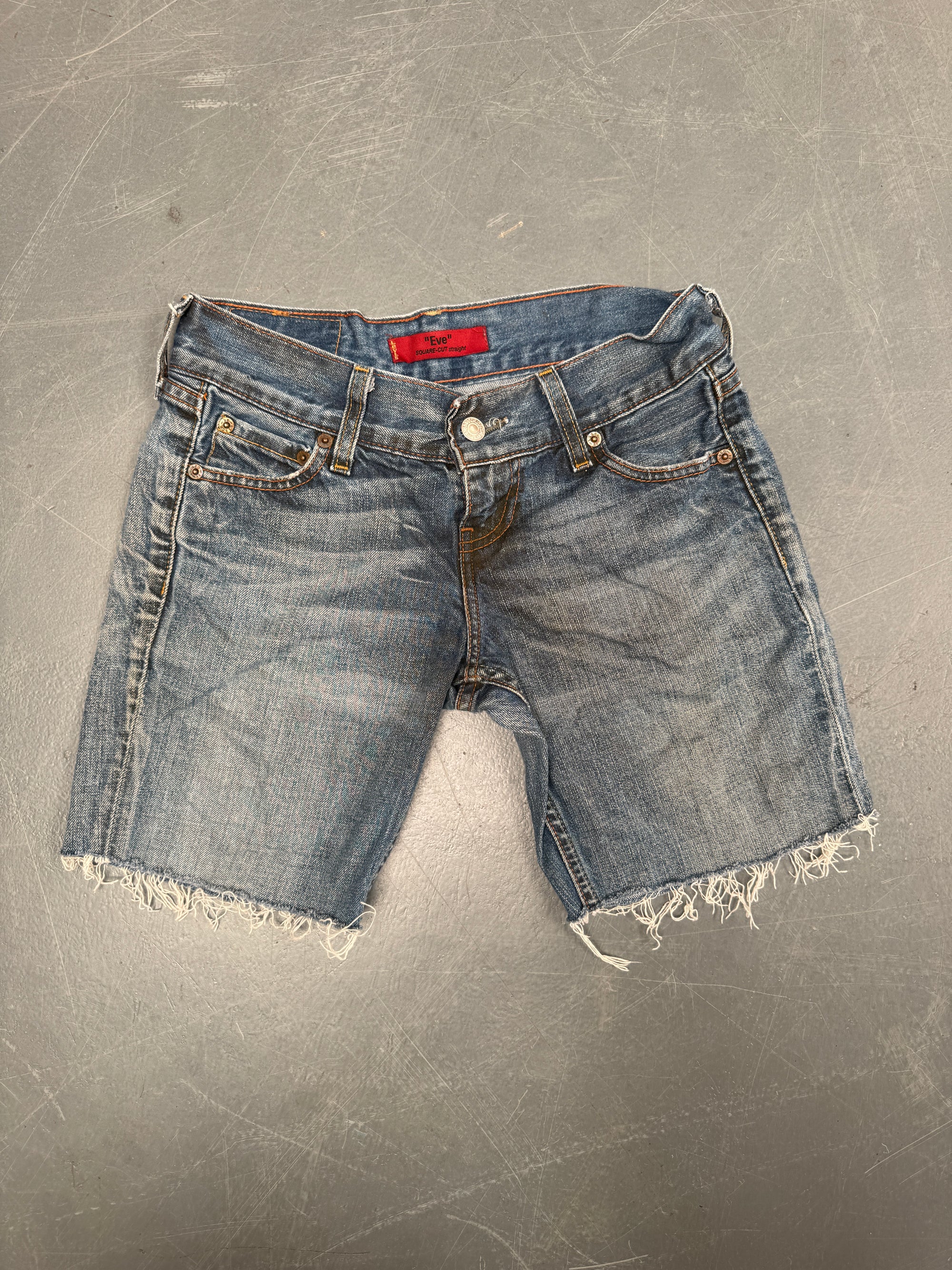 Vintage Levis Cut Off Denim Shorts - 90s Made - W 26 - SH786