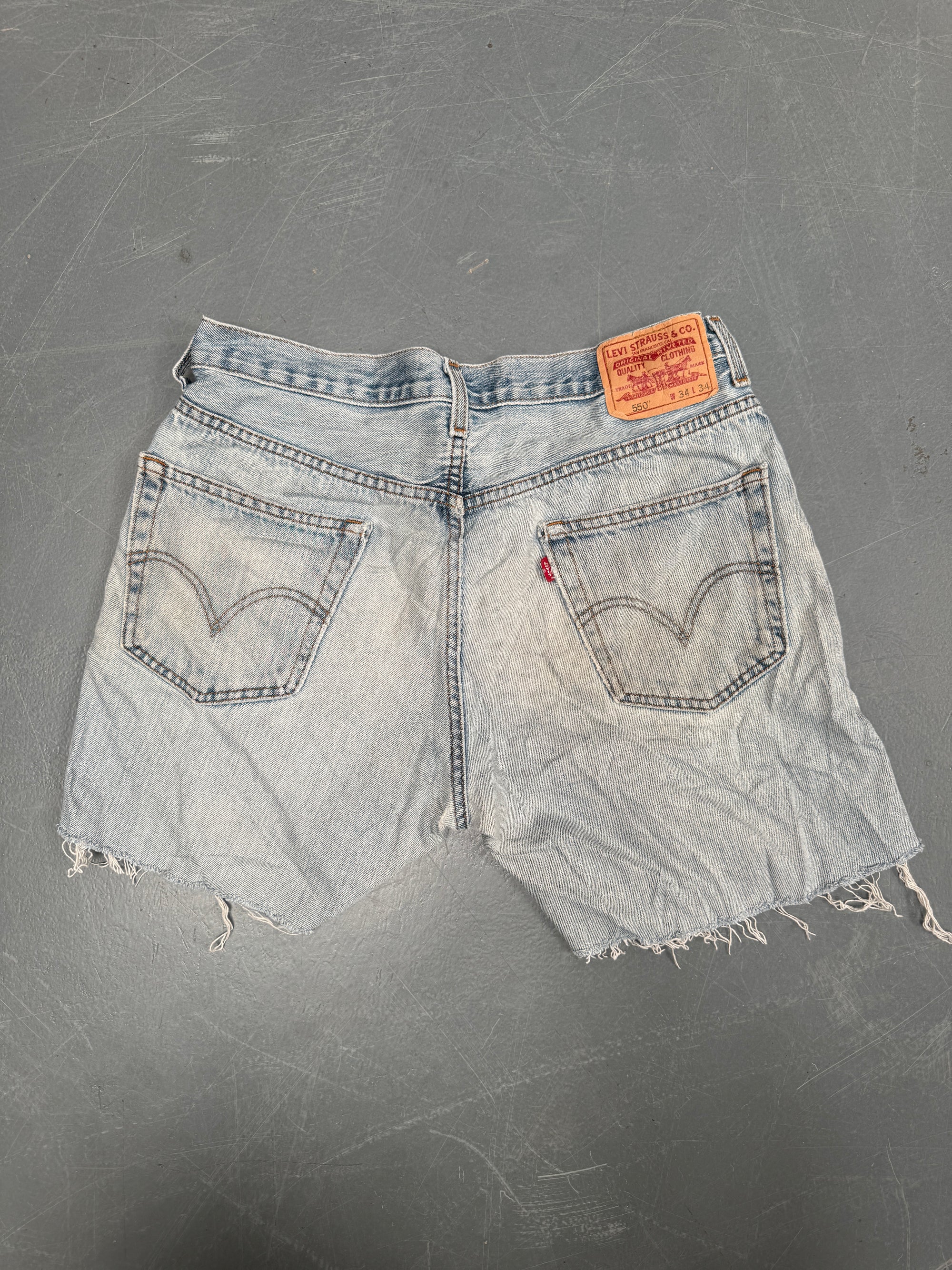 Vintage Levis Cut Off Denim Shorts - 90s Made - W 32 - SH787