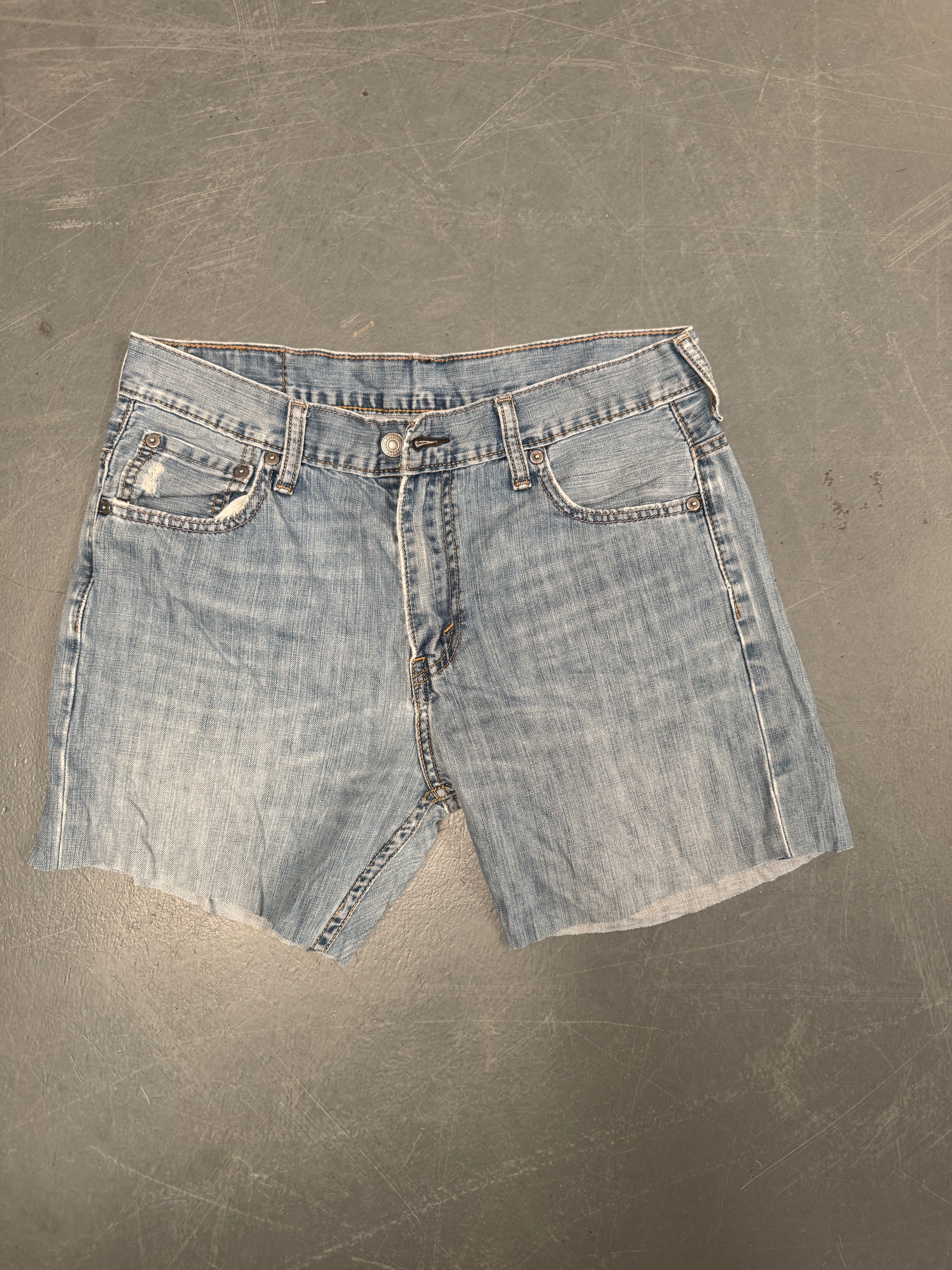 Vintage Levis Cut Off Denim Shorts - 90s Made - W 32 - SH791