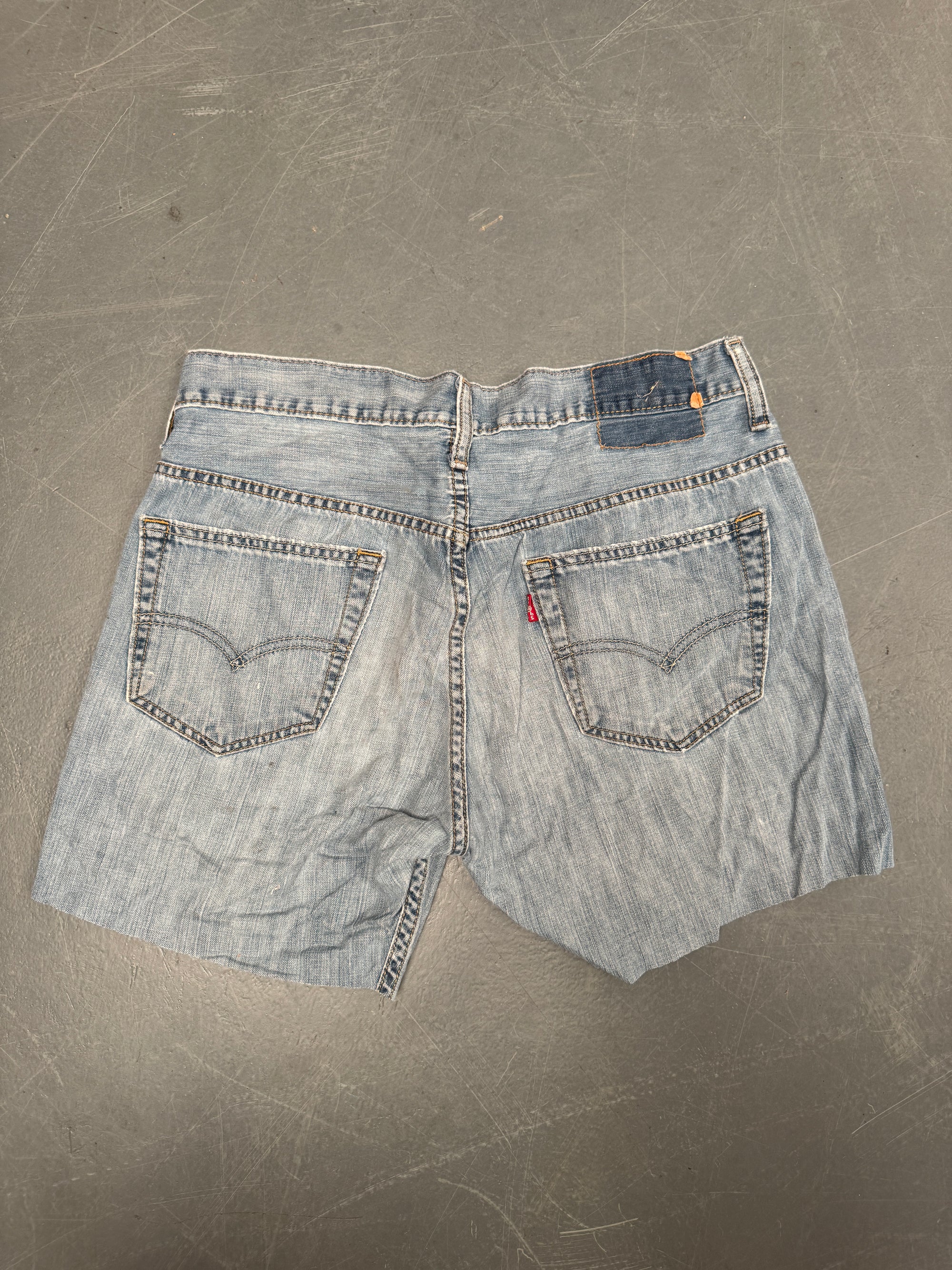 Vintage Levis Cut Off Denim Shorts - 90s Made - W 32 - SH791