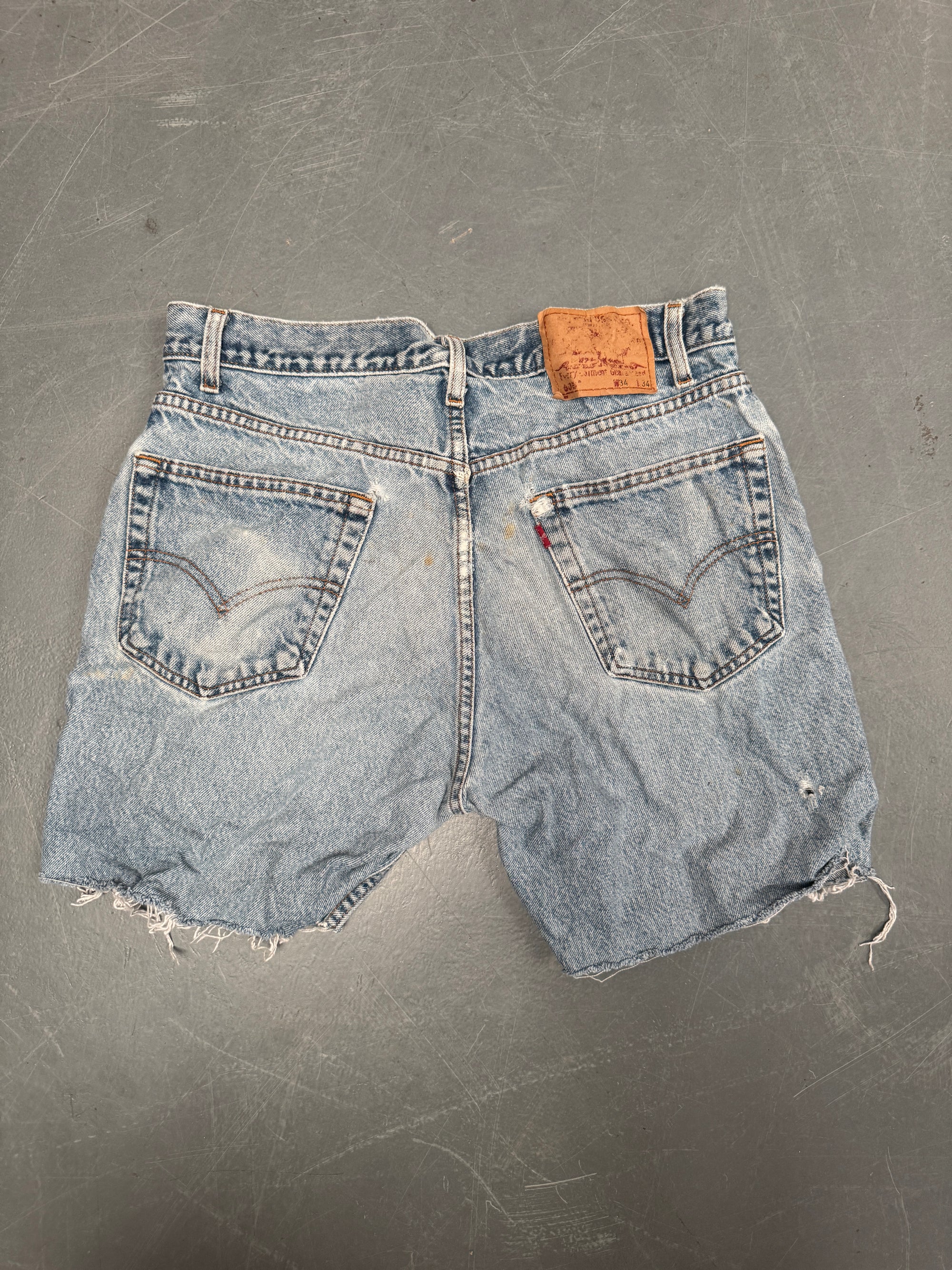 Vintage Levis Cut Off Denim Shorts - 90s Made - W 32 - SH793